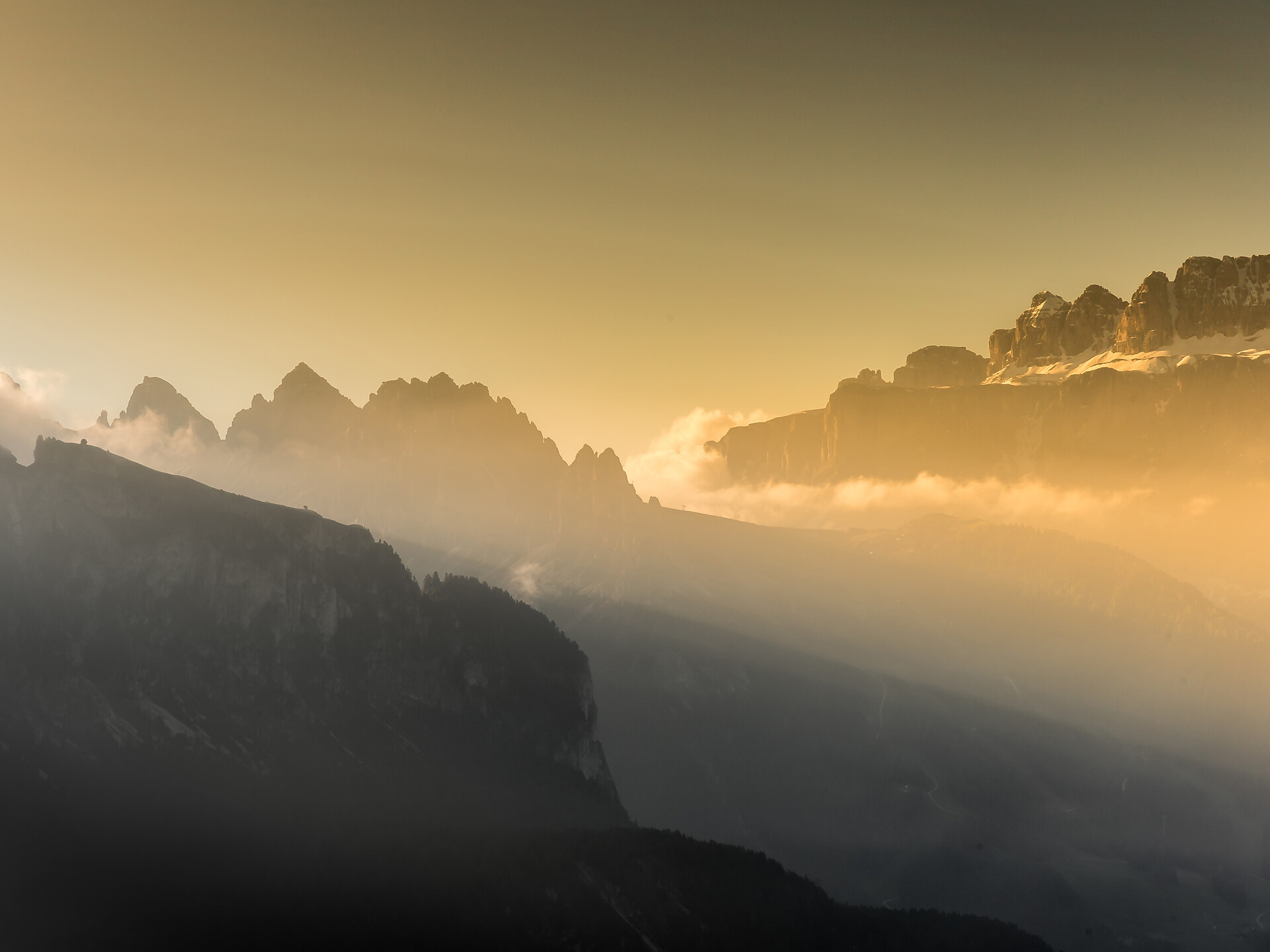 Sunrise Hike to Steviola in the Nature Park Puez Odle – Wake up with a Smile - Dolomites Region Val Gardena - #2 - suedtirol.info