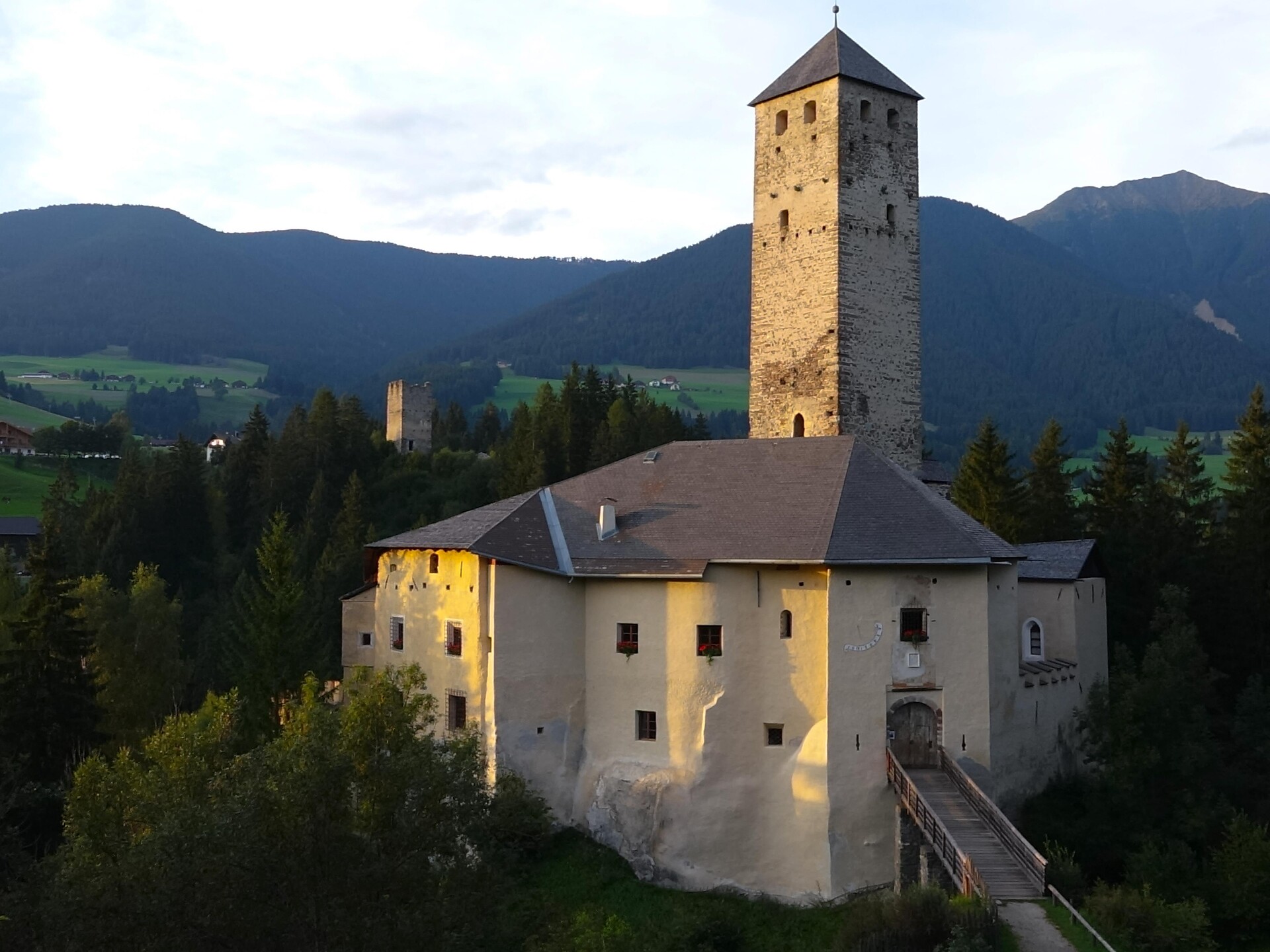Welsperg Castle in Monguelfo: Castle Visit Welsberg-Taisten/Monguelfo-Tesido 1 suedtirol.info