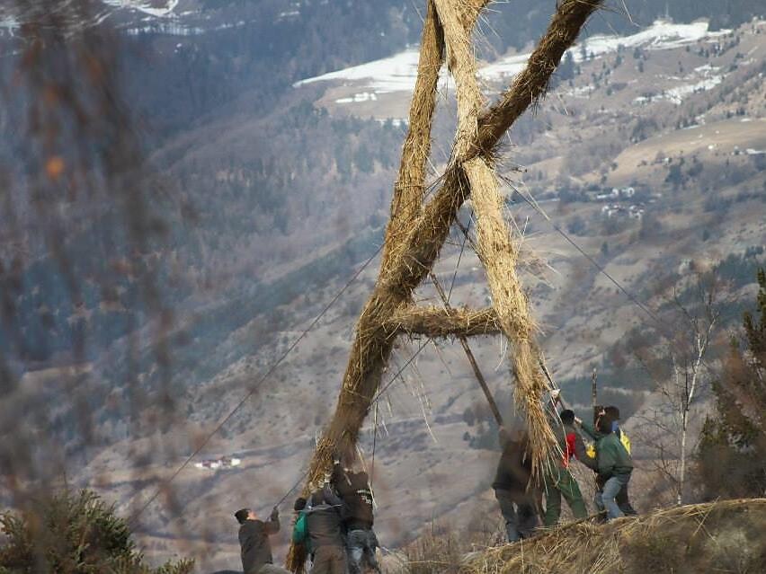 Il “lancio dei dischi ardenti" a Prato allo Stelvio - Val Venosta - #2 - suedtirol.info