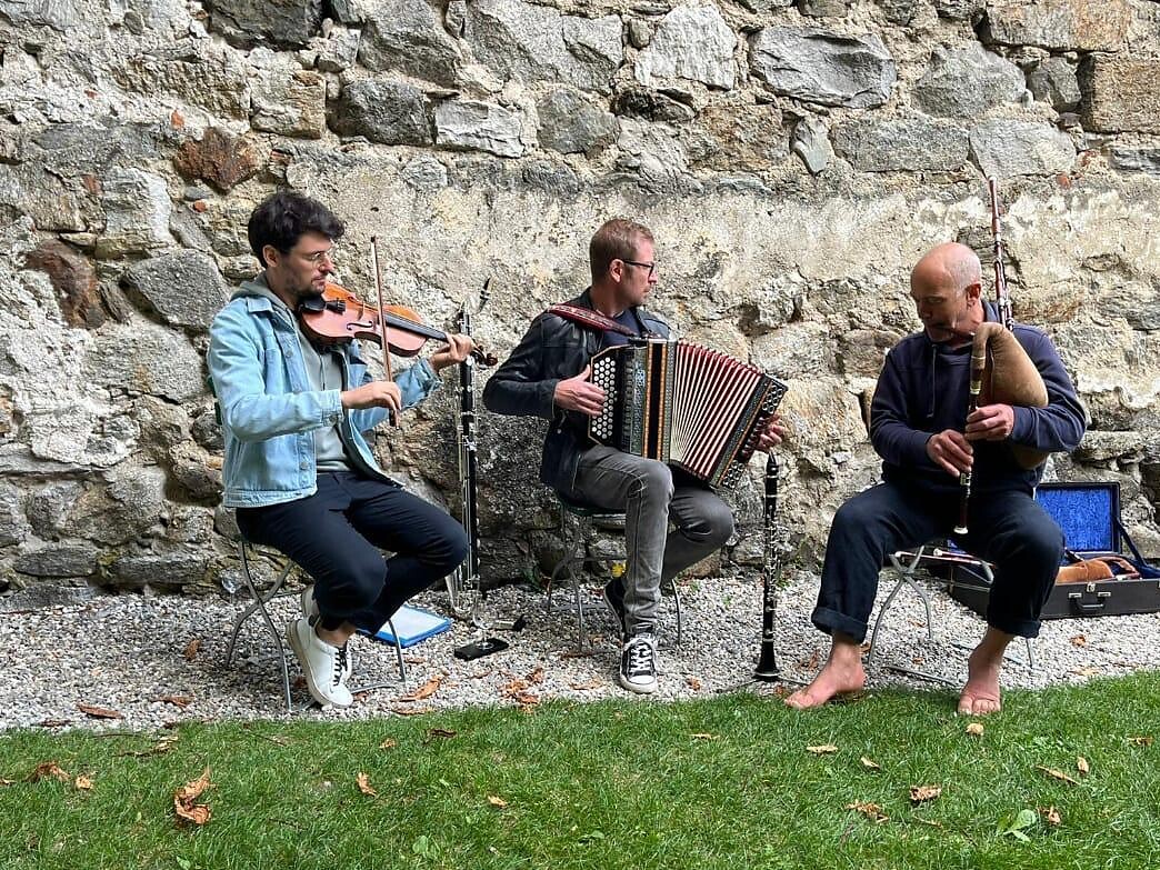 Concerto al castello: "AULÅNG" Monguelfo-Tesido 1 suedtirol.info