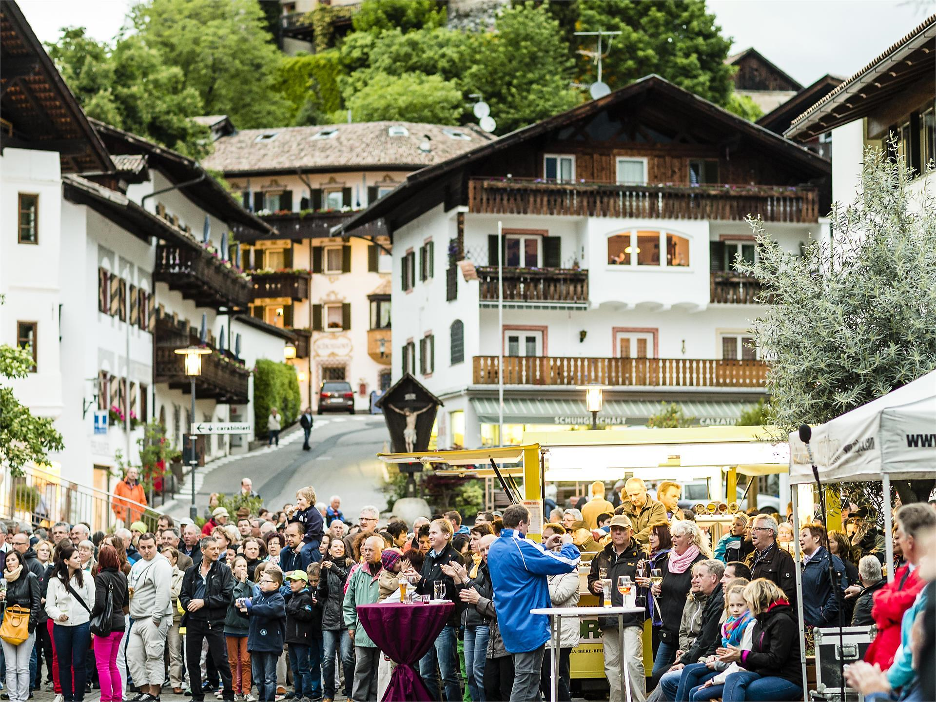 Red Bull X-Days 2025 | Serata d'estate con il gruppo "The Blokes" a Scena Scena 2 suedtirol.info