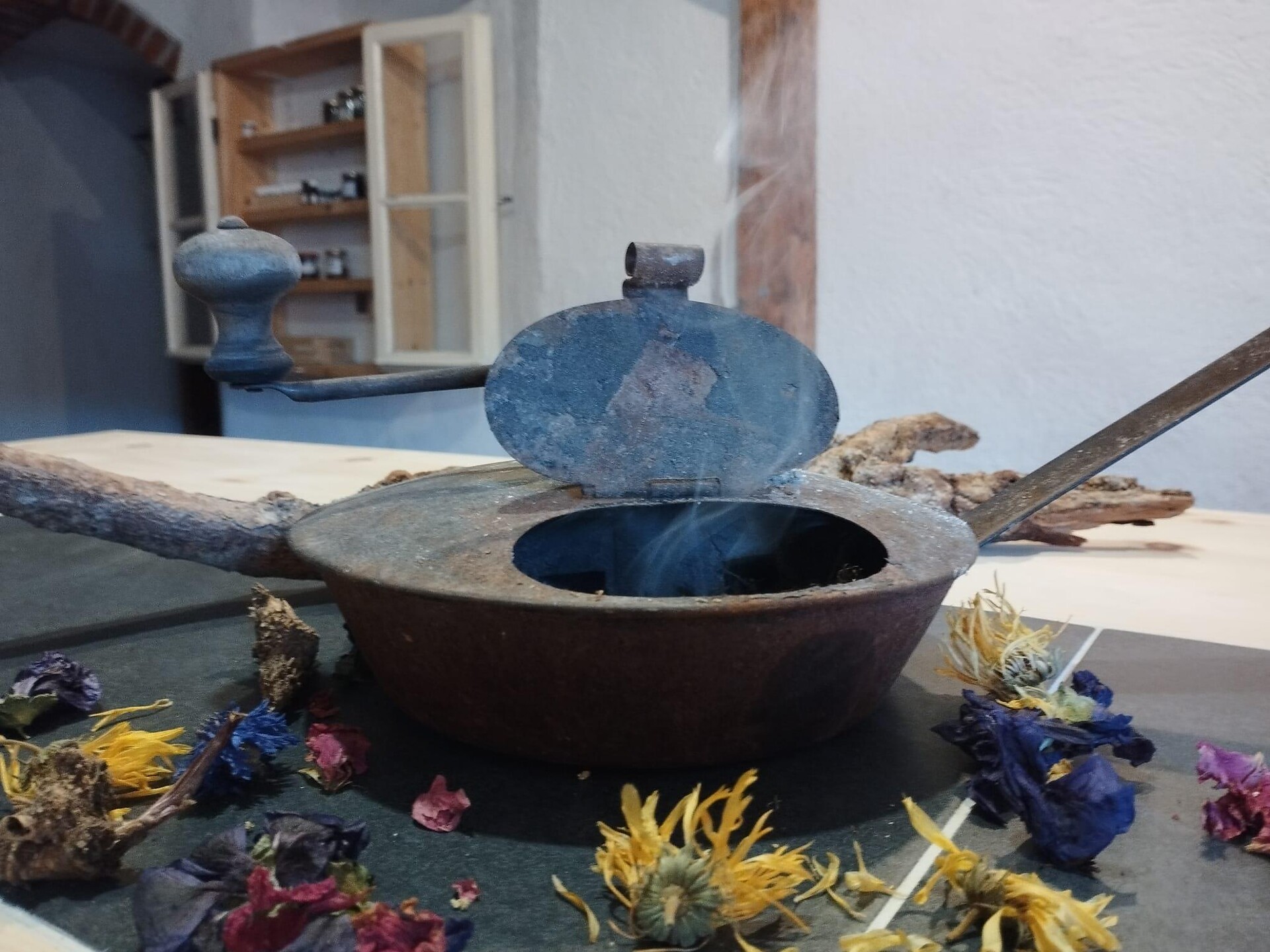 Slow Food Travel - La magia dell'incenso Funes 1 suedtirol.info
