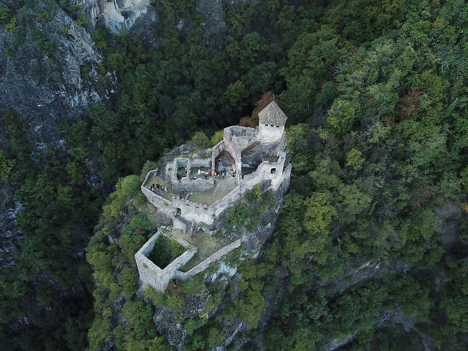 Apertura straordinaria delle rovine di Castelforte - Strada del Vino - #1 - suedtirol.info
