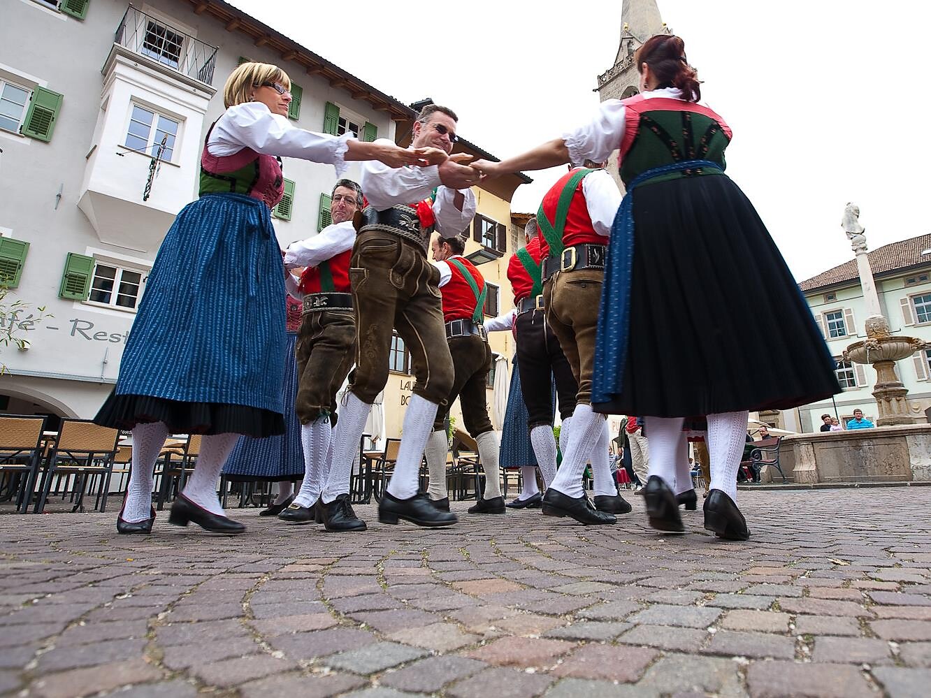 Sonntagsfestl mit Vincent & Fernando - Südtiroler Weinstraße - #1 - suedtirol.info