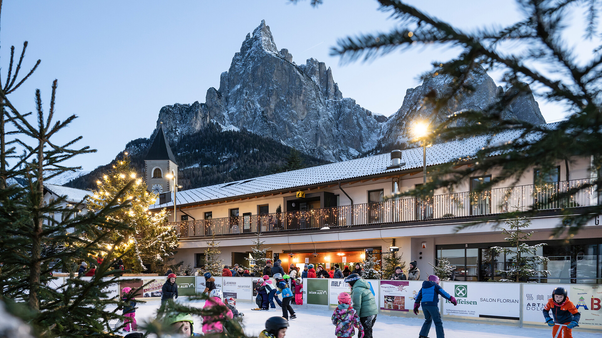 Seis ON ICE - Concert with "Compari Spritz" - Dolomites Region Seiser Alm - #1 - suedtirol.info
