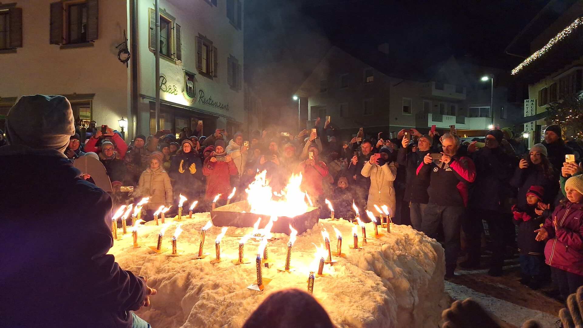 Traditional torchlight-procession in Monguelfo -  - #1 - suedtirol.info