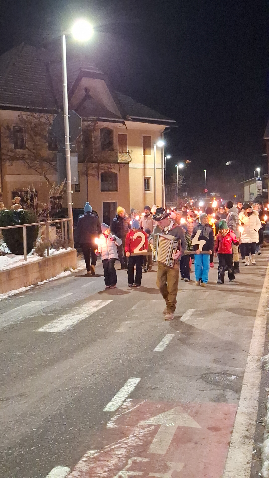 Traditional torchlight-procession in Monguelfo -  - #2 - suedtirol.info
