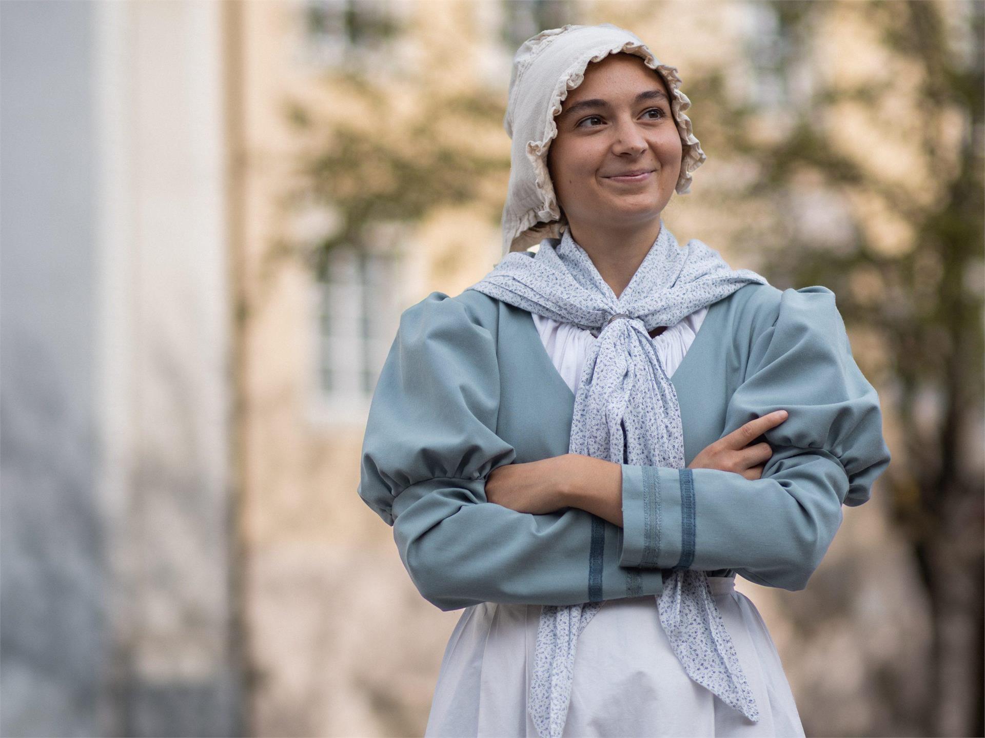 Tour teatrale per famiglie – la domestica Clara e l'elefante dell'imperatore Bressanone 1 suedtirol.info