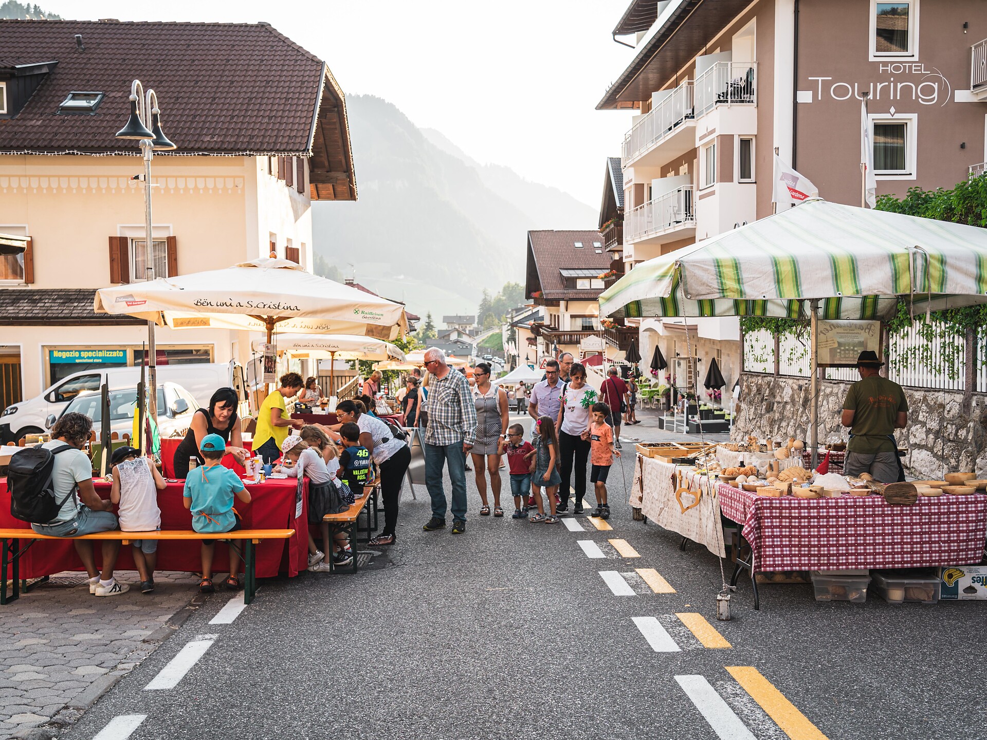 Traditioneller Handwerker- und Bauernmarkt in Gröden St.Christina in Gröden 2 suedtirol.info