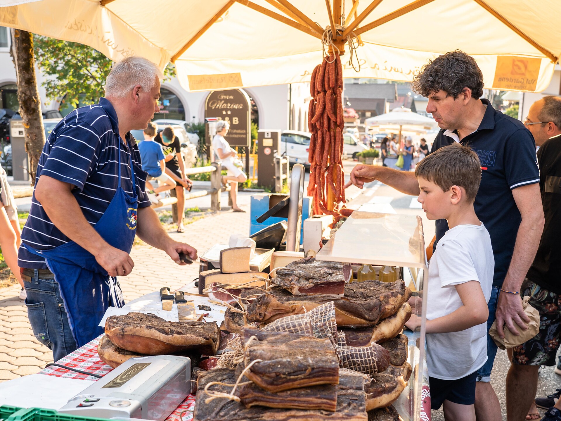 Traditioneller Handwerker- und Bauernmarkt in Gröden St.Christina in Gröden 1 suedtirol.info