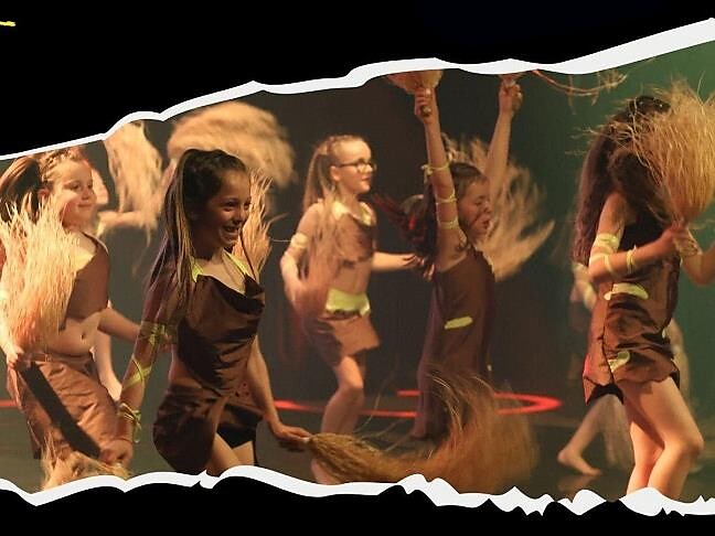 Tanzshow des Tanzsportvereins Dynamic Dance: When the universe dances - Brixen und Umgebung - #1 - suedtirol.info