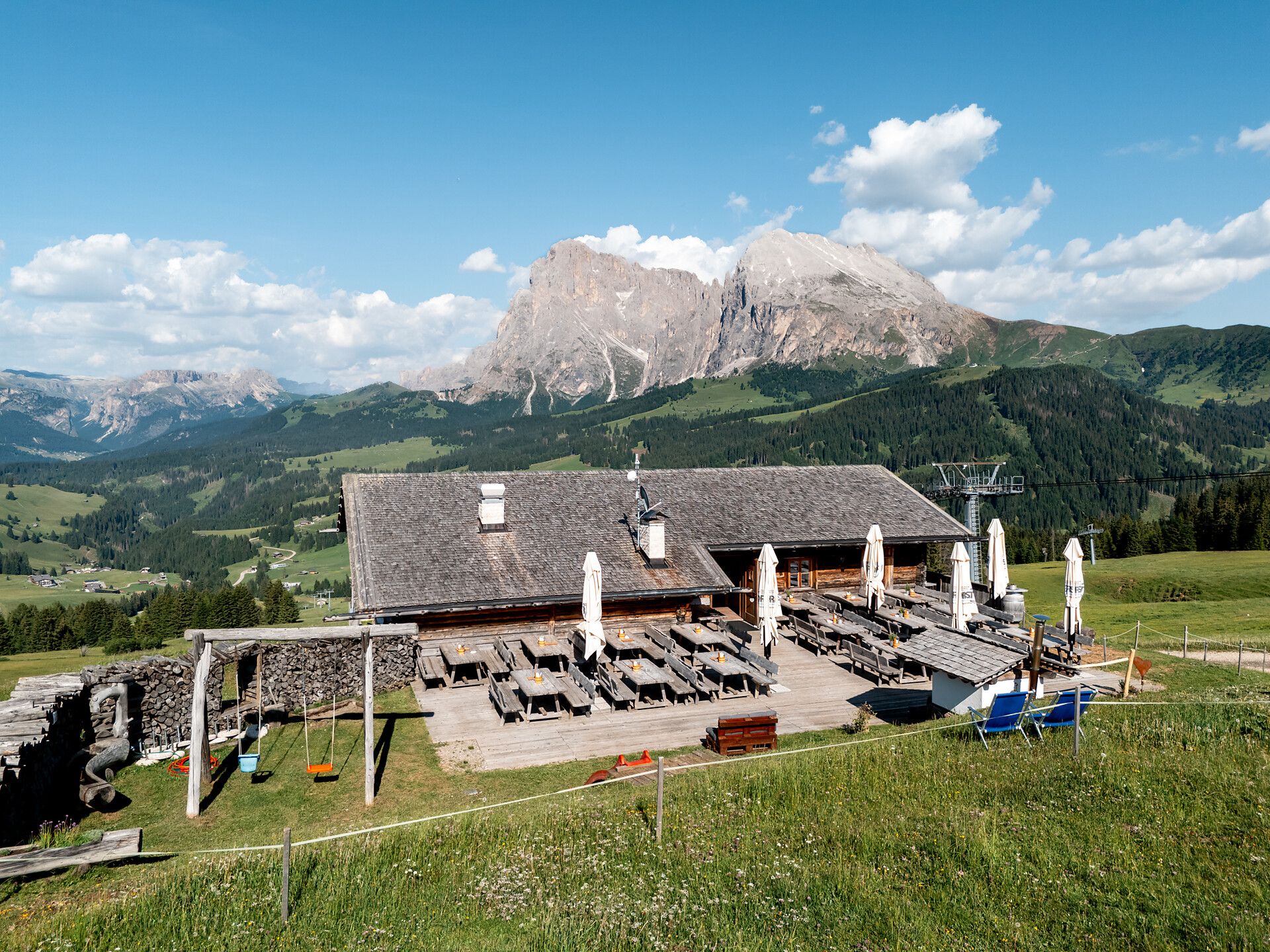 Serata di ballo tradizionale alla malga Laranzer - Regione dolomitica Alpe di Siusi - #1 - suedtirol.info