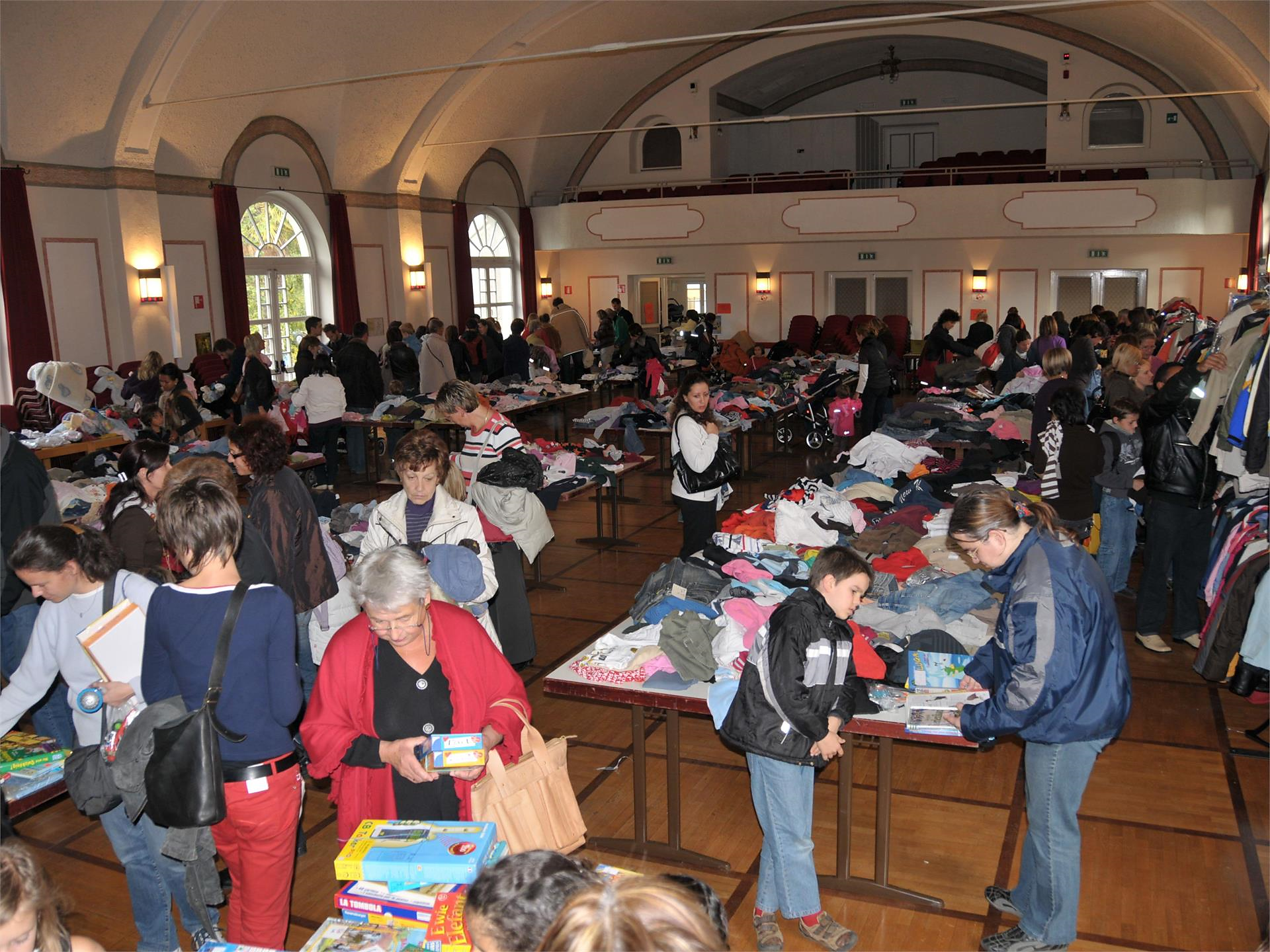 Flea Market for children Kaltern an der Weinstraße/Caldaro sulla Strada del Vino 1 suedtirol.info