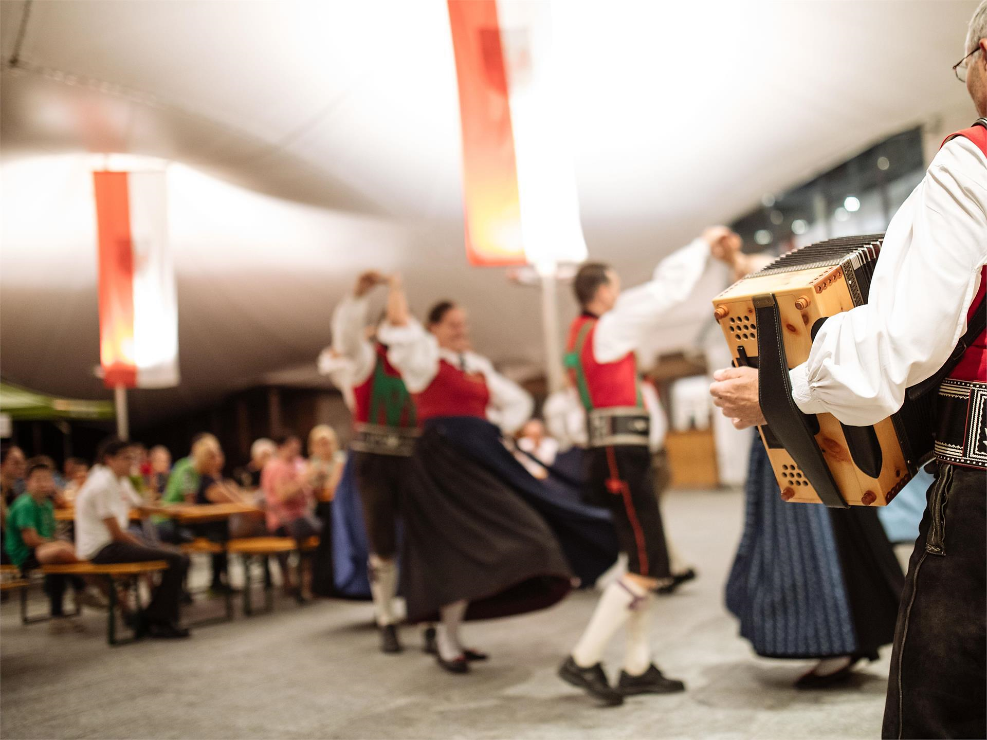 Tyrolean evening St.Martin in Passeier/San Martino in Passiria 3 suedtirol.info
