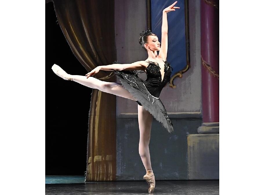 Teatro Stabile di Bolzano: TANZAUFFÜHRUNG "IL LAGO DEI CIGNI" - Sterzing und Umgebung - #1 - suedtirol.info