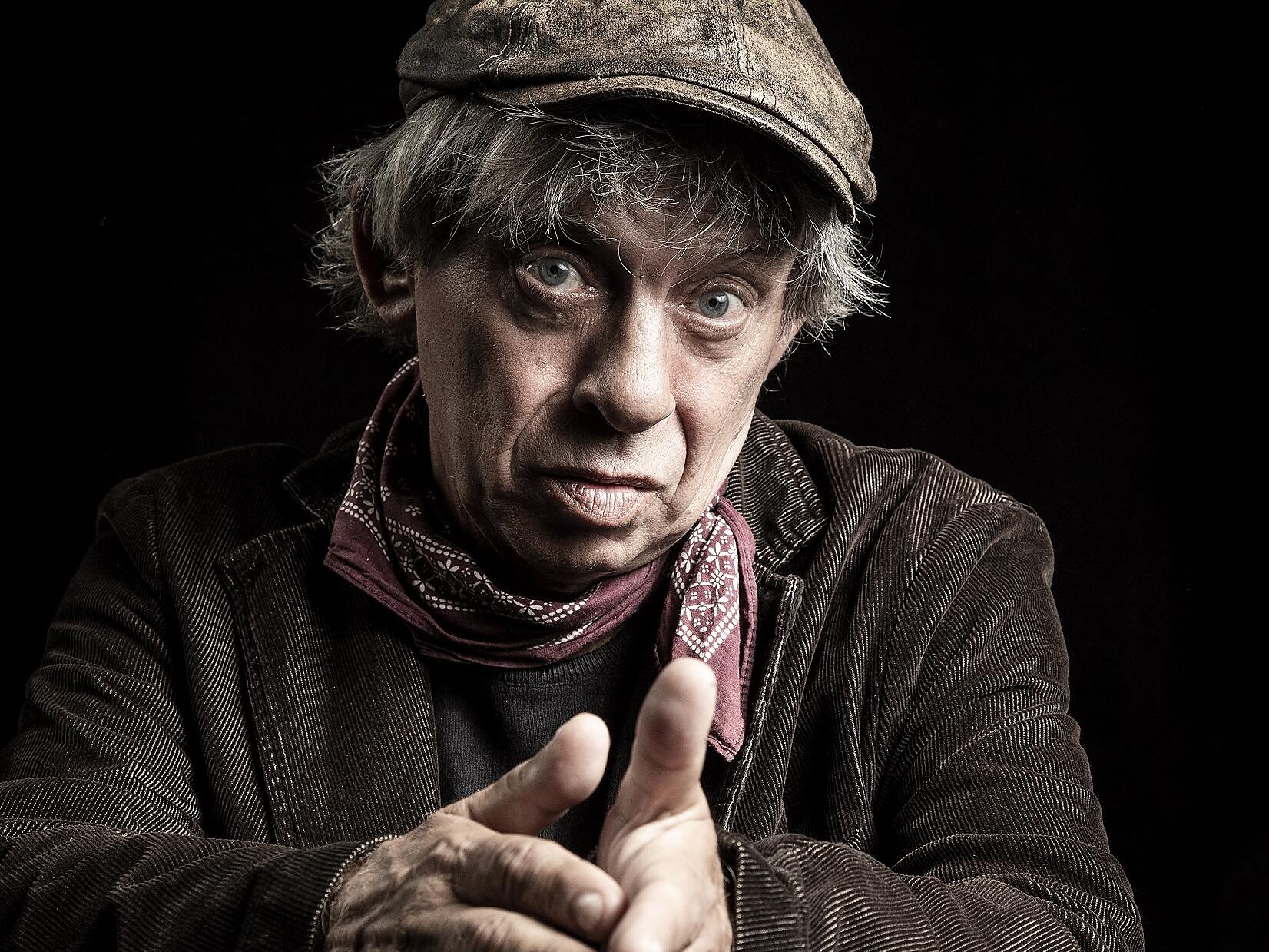 Teatro Stabile di Bolzano: "OPERACCIA SATIRICA" Vipiteno 1 suedtirol.info