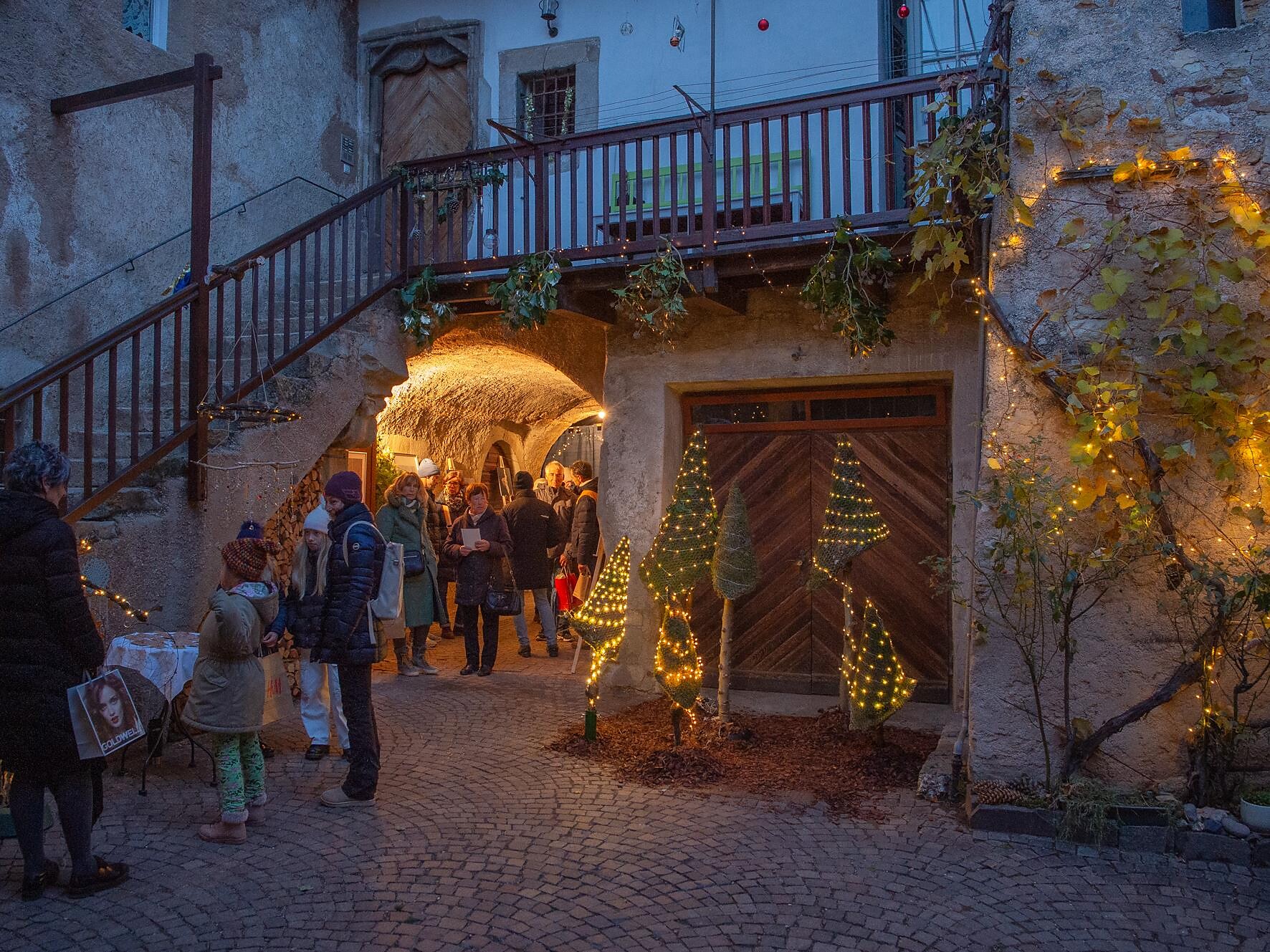 Natale in cortile - Strada del Vino - #1 - suedtirol.info