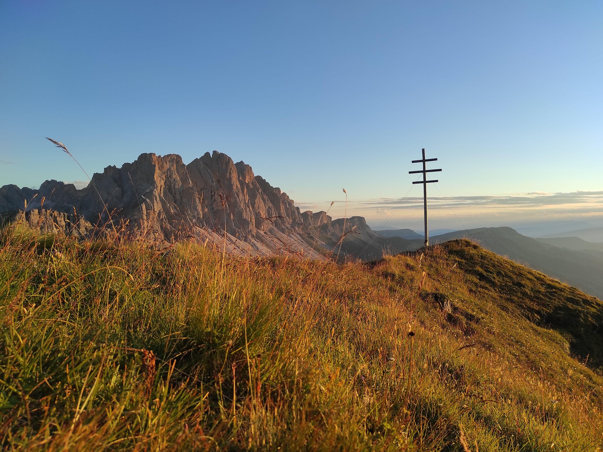 UNESCO Guided Night Hike - Enrosadira and moonlight Villnöss/Funes 2 suedtirol.info