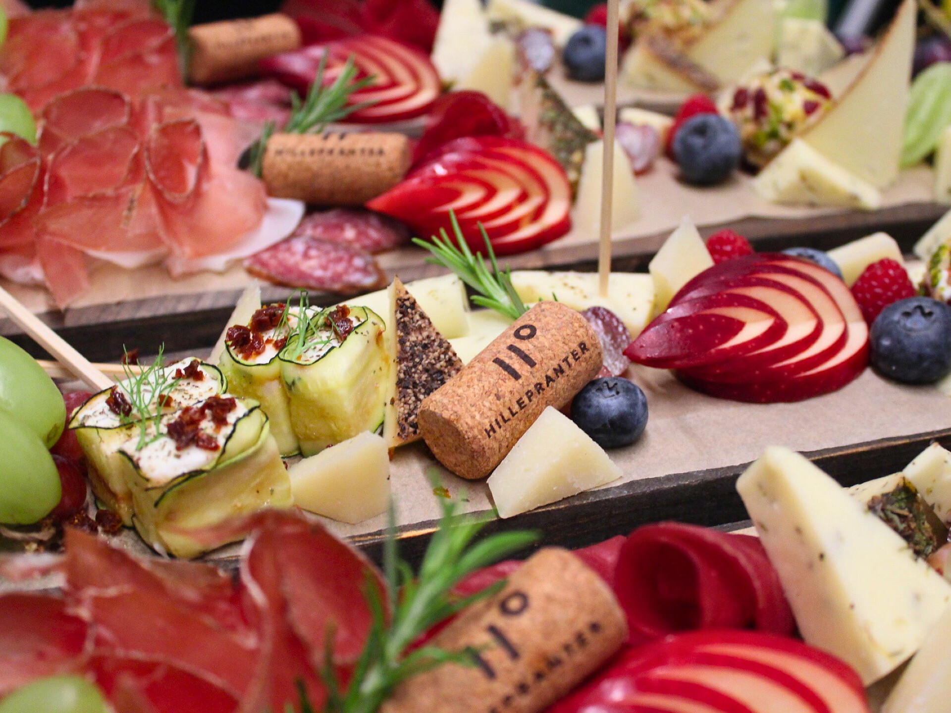 UNSERE WELT DES WEINES-Weinkellerführung und Verkostung im Weingut Hillepranter - Meran und Umgebung - #4 - suedtirol.info