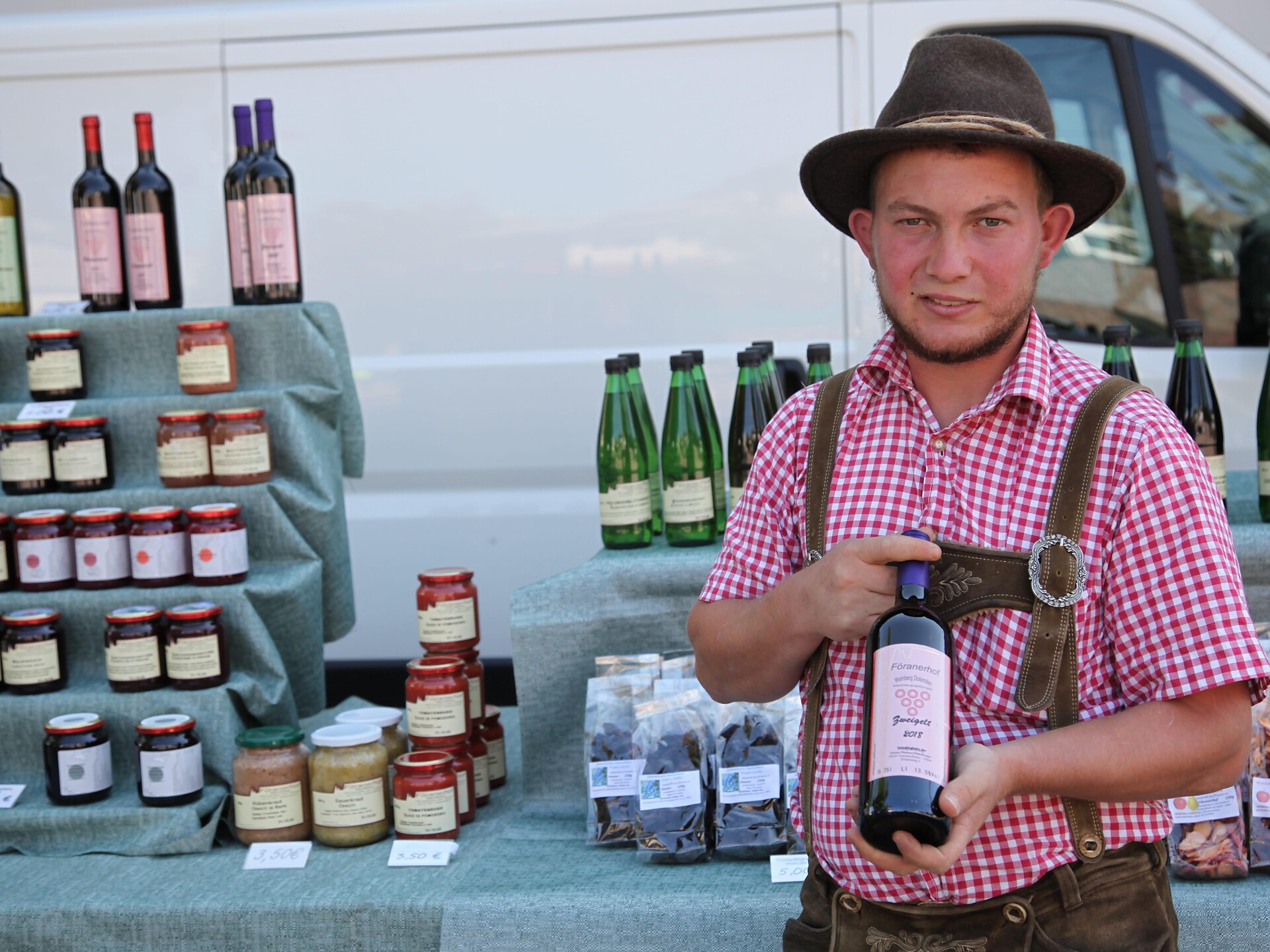 Verkaufsstand mit bäuerlichen Produkten in Oberbozen Ritten 2 suedtirol.info