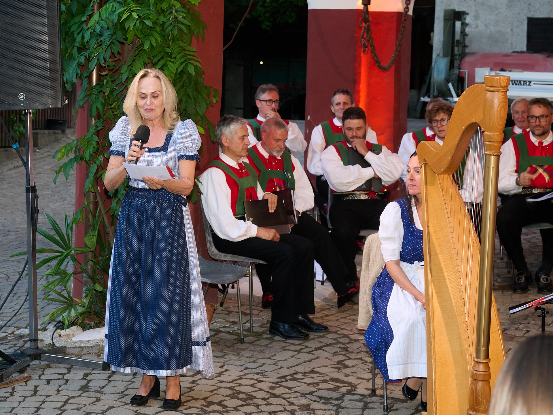 Folk music evening of the MGV Tramin - Alto Adige Wine Road - #2 - suedtirol.info