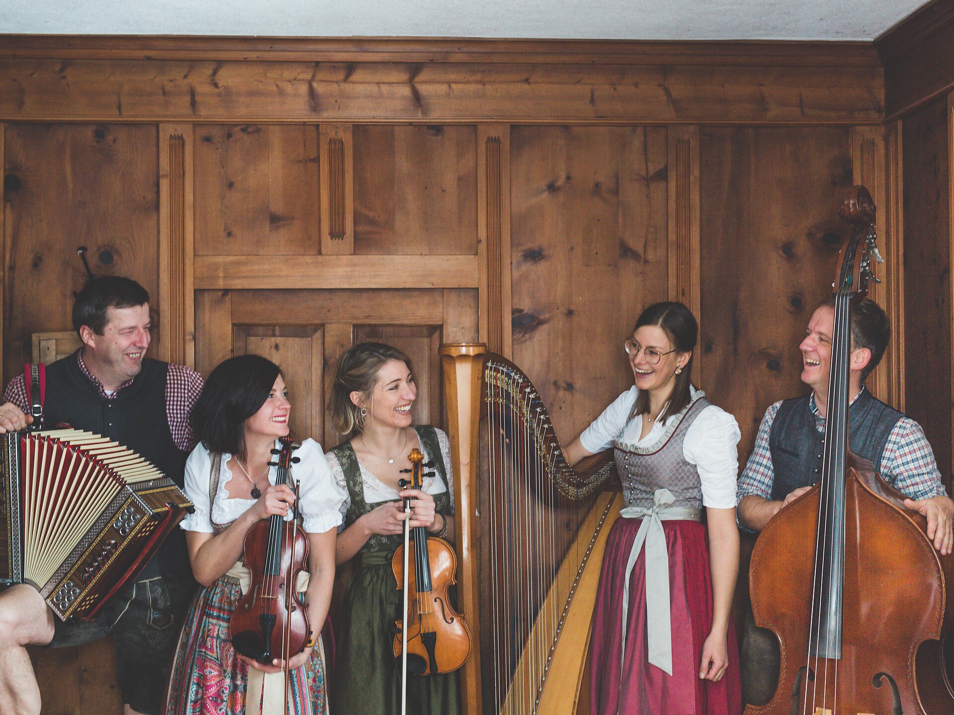 Folk music evening of the MGV Tramin Tramin an der Weinstraße/Termeno sulla Strada del Vino 2 suedtirol.info