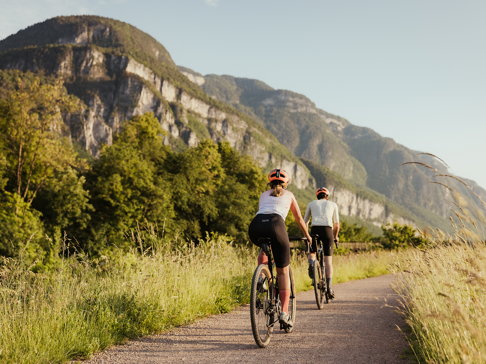 Von goldener Landschaft und edlen Tropfen:Radtour durch Salurner Weinberge Auer 1 suedtirol.info