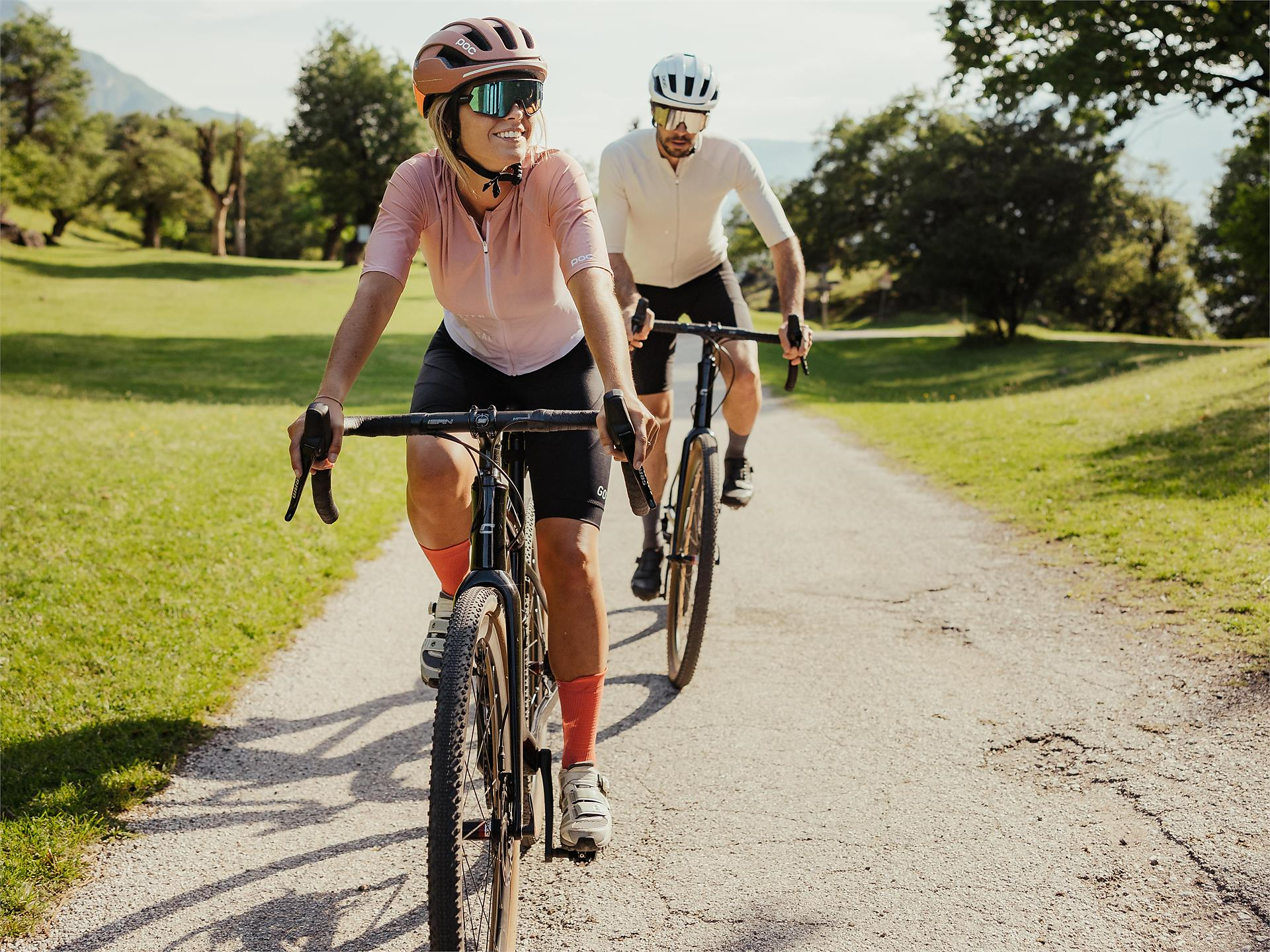 Von goldener Landschaft und edlen Tropfen:Radtour durch Salurner Weinberge Auer 2 suedtirol.info