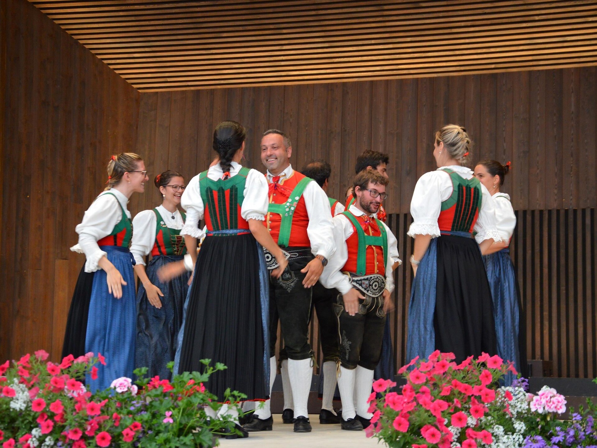 Folk Dance Class: Feel the Rhythm of Tradition - Dolomites Region Val Gardena - #3 - suedtirol.info