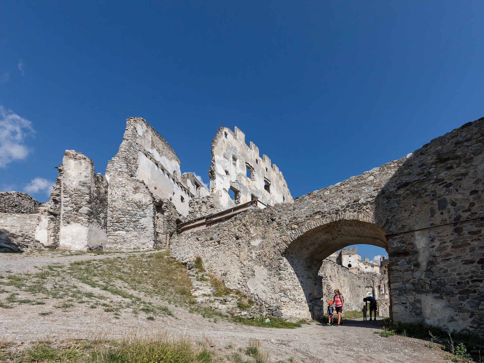 Visita guidata interattiva per famiglie al Castello di Lichtenberg - Val Venosta - #2 - suedtirol.info