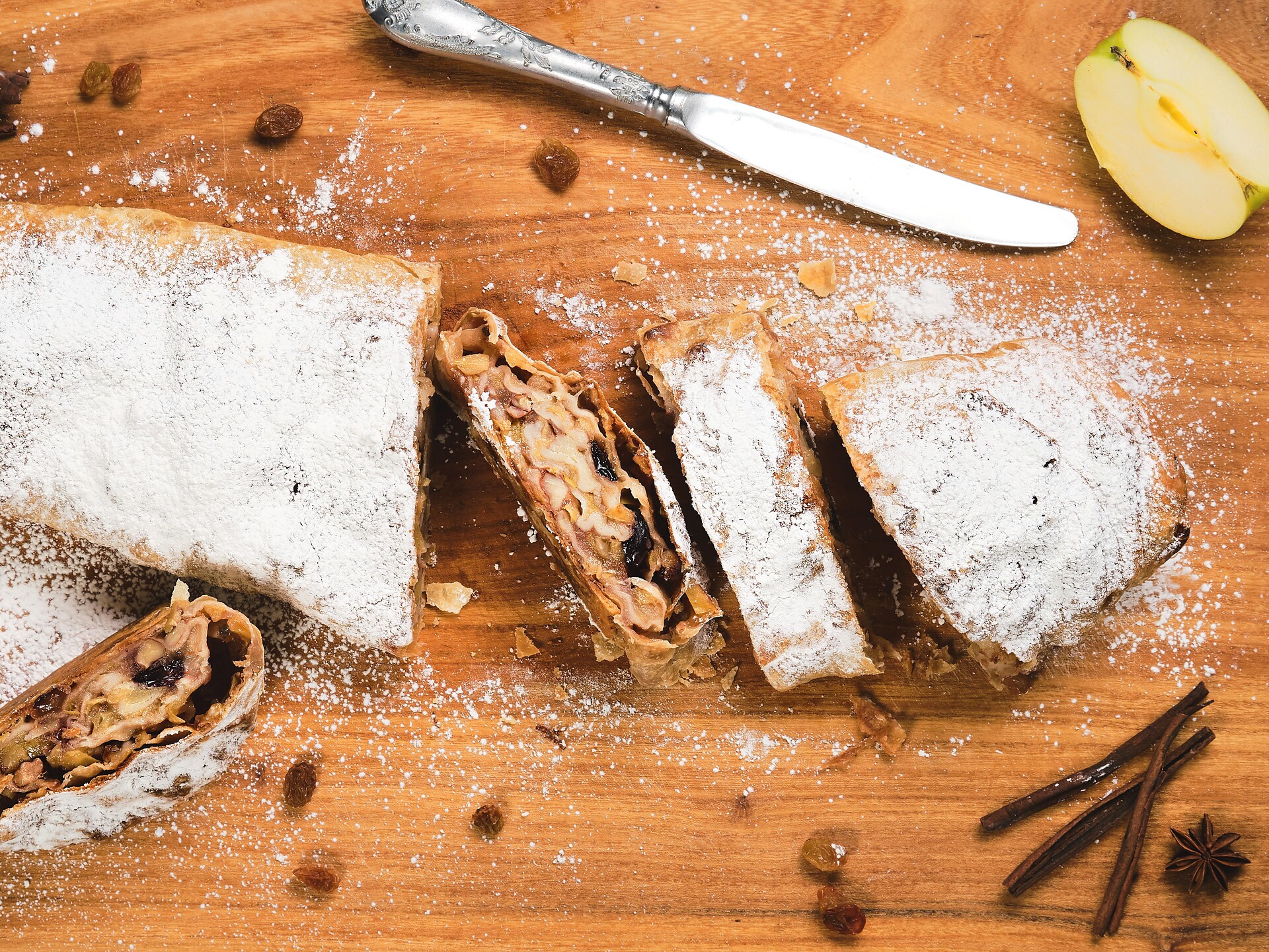 Dal forno al piatto: Preparazione golosa di strudel di mele nell'Avvento - Vipiteno e dintorni - #1 - suedtirol.info