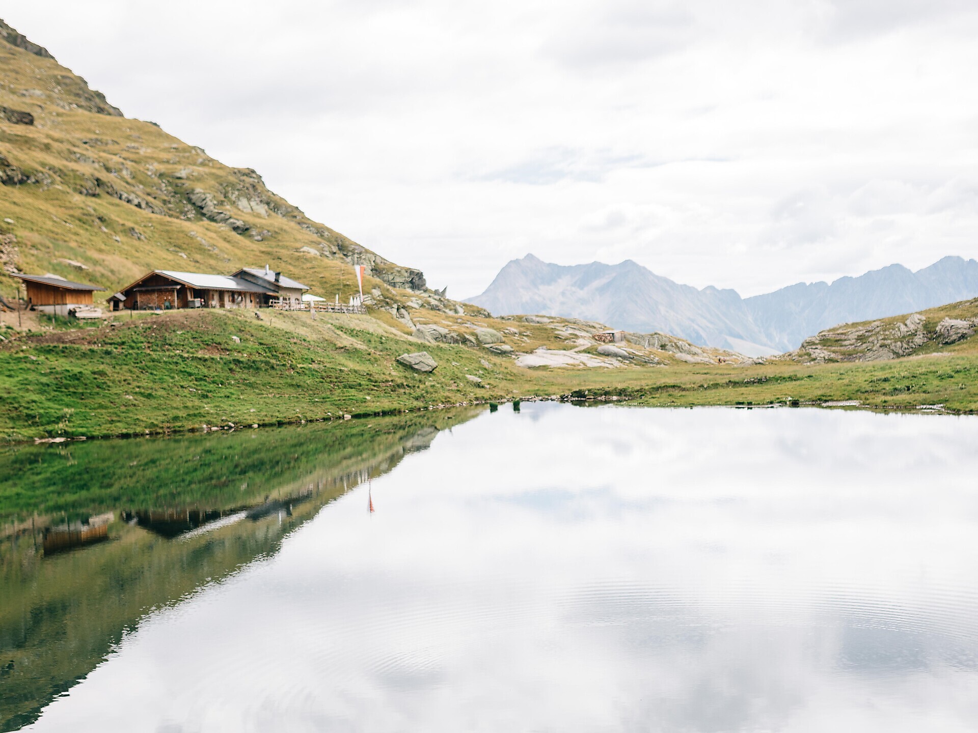 From Vernuer/Vernurio to the rustic mountain hut Obisellalm Riffian/Rifiano 1 suedtirol.info