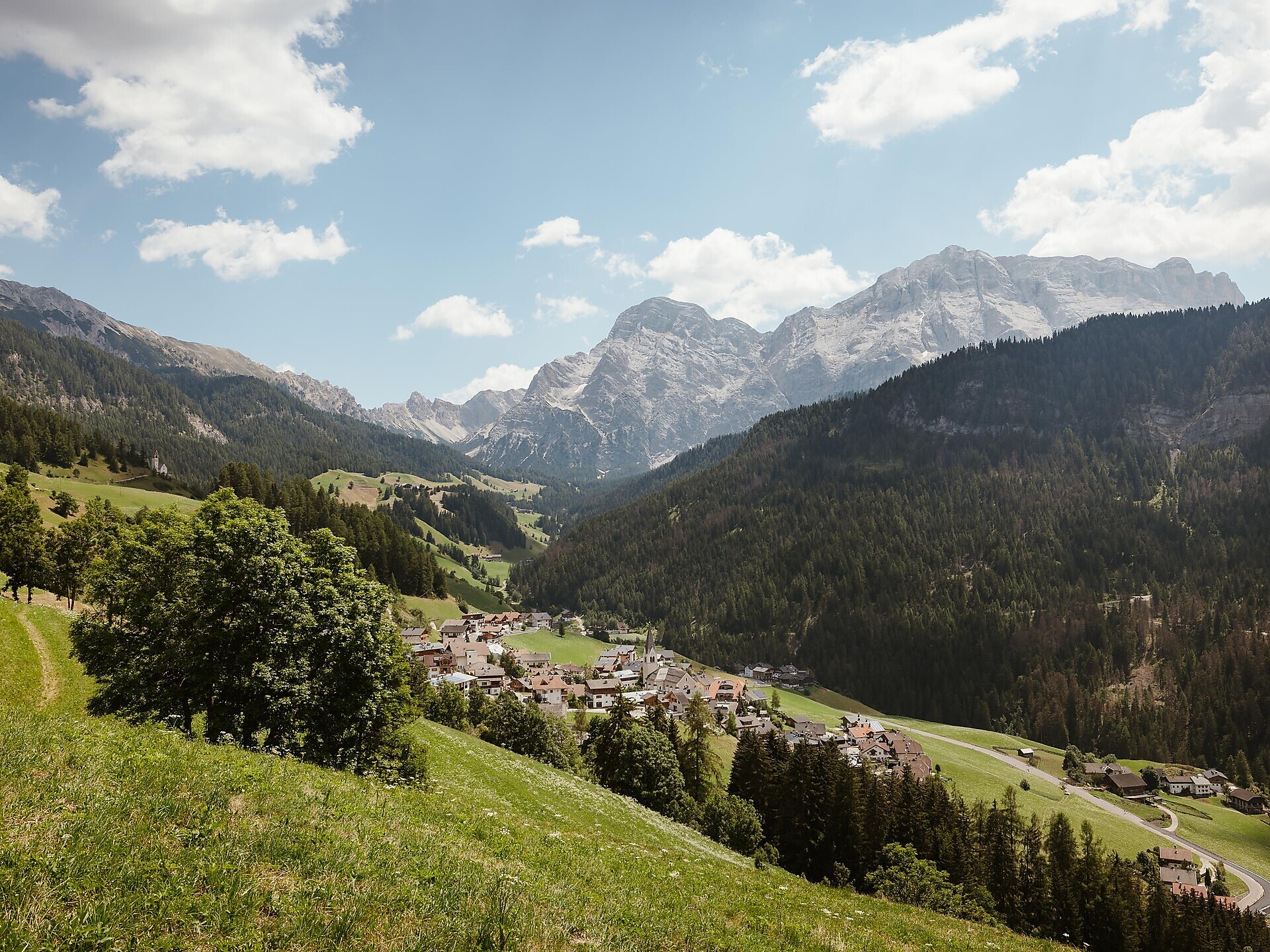 Giro dei masi a La Val - Regione dolomitica Alta Badia - #2 - suedtirol.info