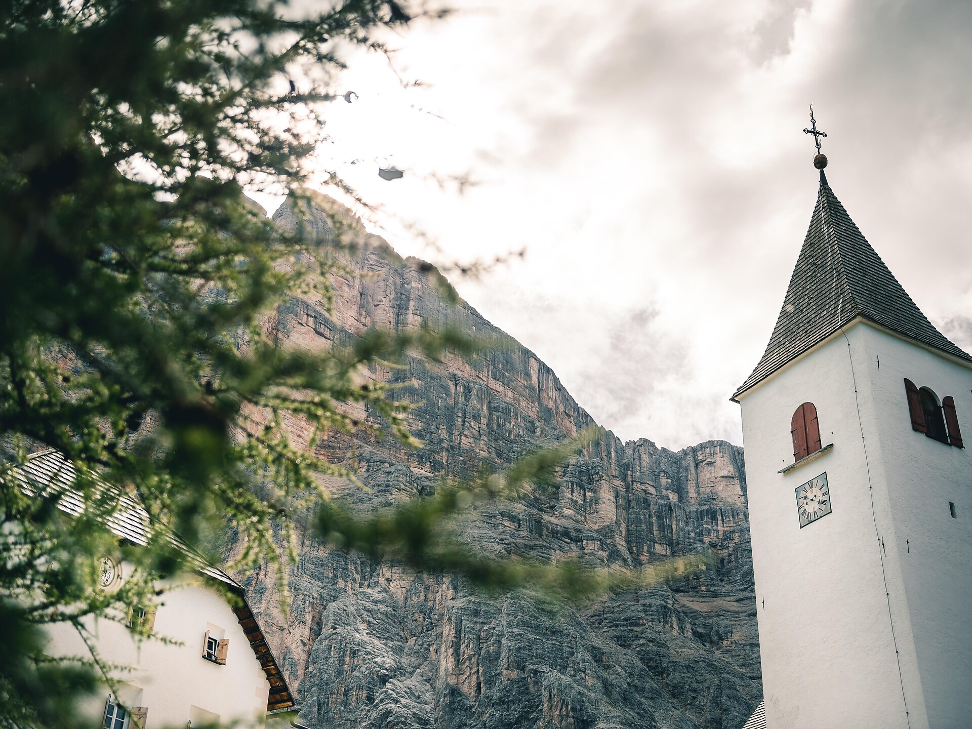 Walk to the little church of Santa Croce - Munts dl Altonn - Dolomites Region Alta Badia - #2 - suedtirol.info