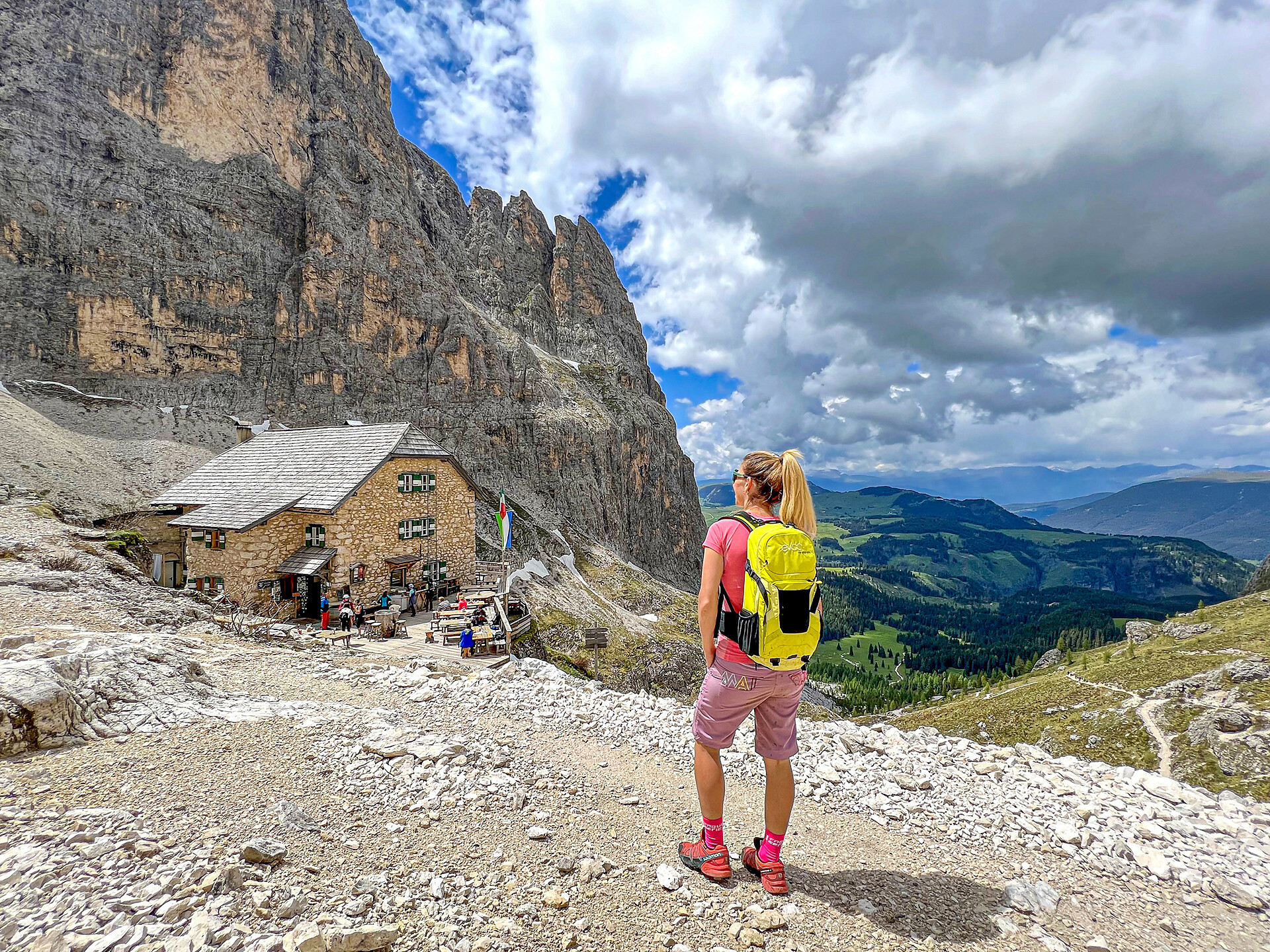 Hiking through nature’s masterpiece - Via the Forcella Sassolungo to Passo Sella - Dolomites Region Val Gardena - #1 - suedtirol.info
