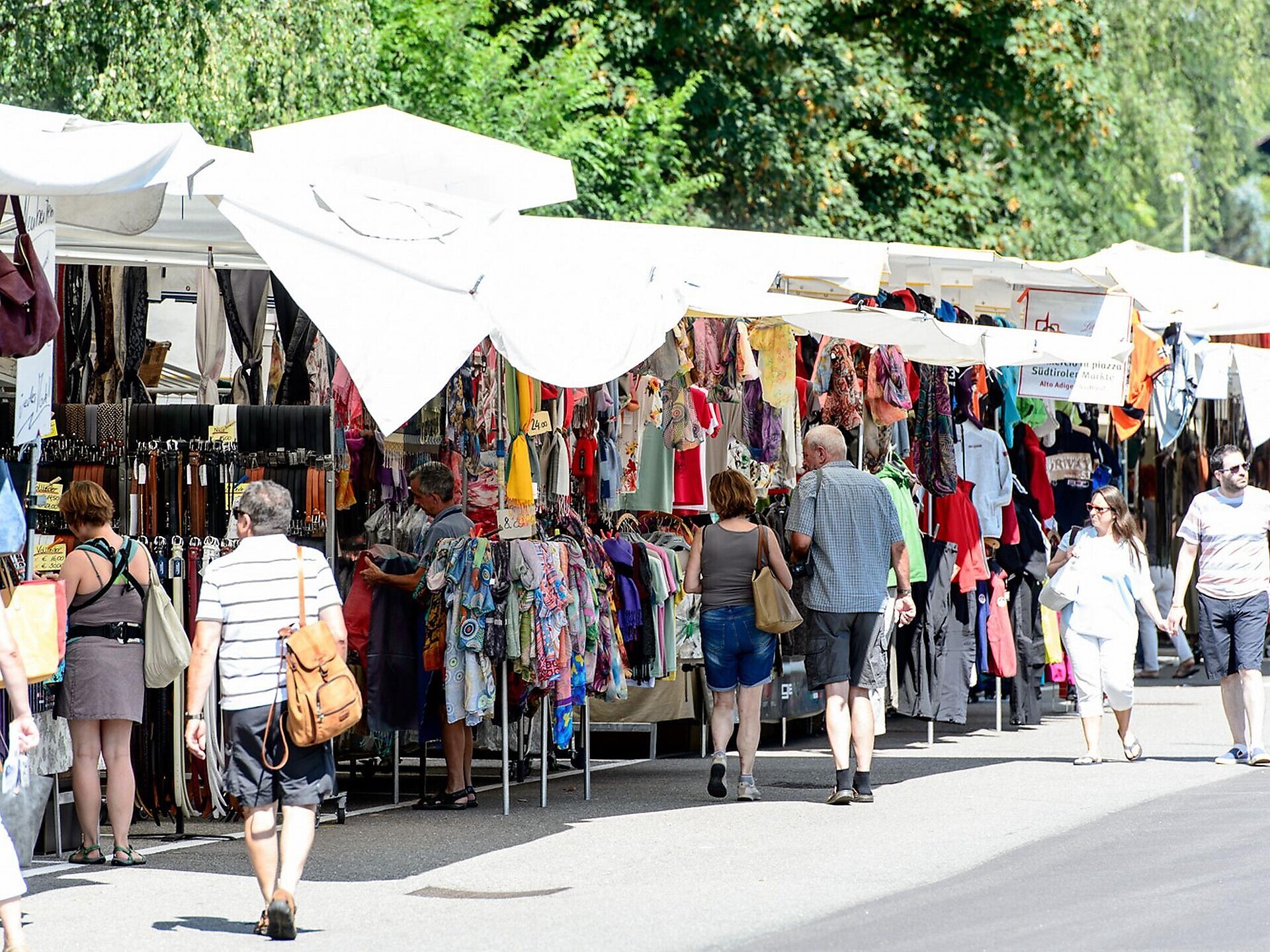 Weekly Market (clothing) - Alto Adige Wine Road - #1 - suedtirol.info