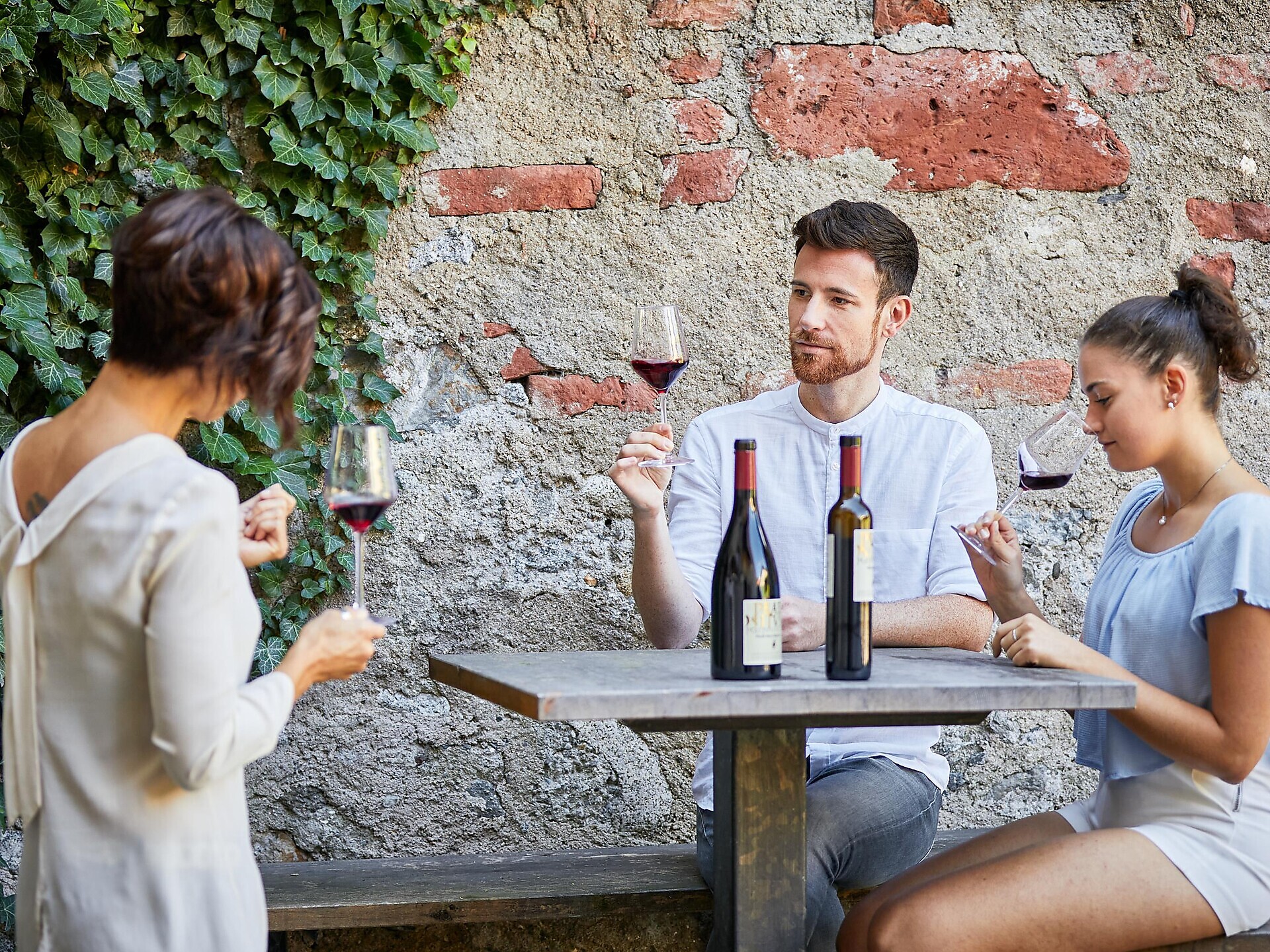 Weinbergführung mit Verkostung – Entdecke 900 Jahre Weinkultur - Brixen und Umgebung - #2 - suedtirol.info