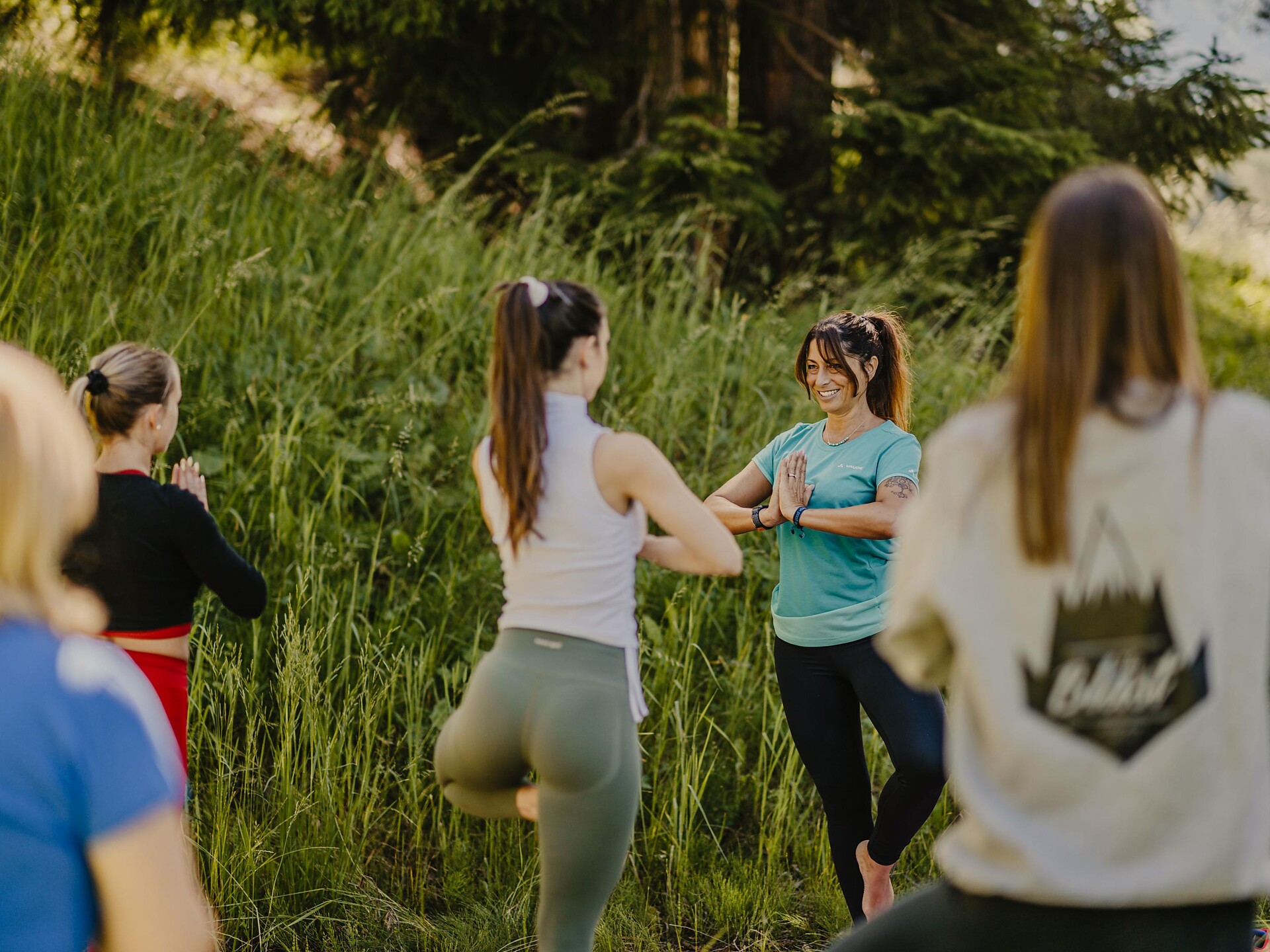 Yoga nel bosco - respira & rilassati Ortisei 2 suedtirol.info
