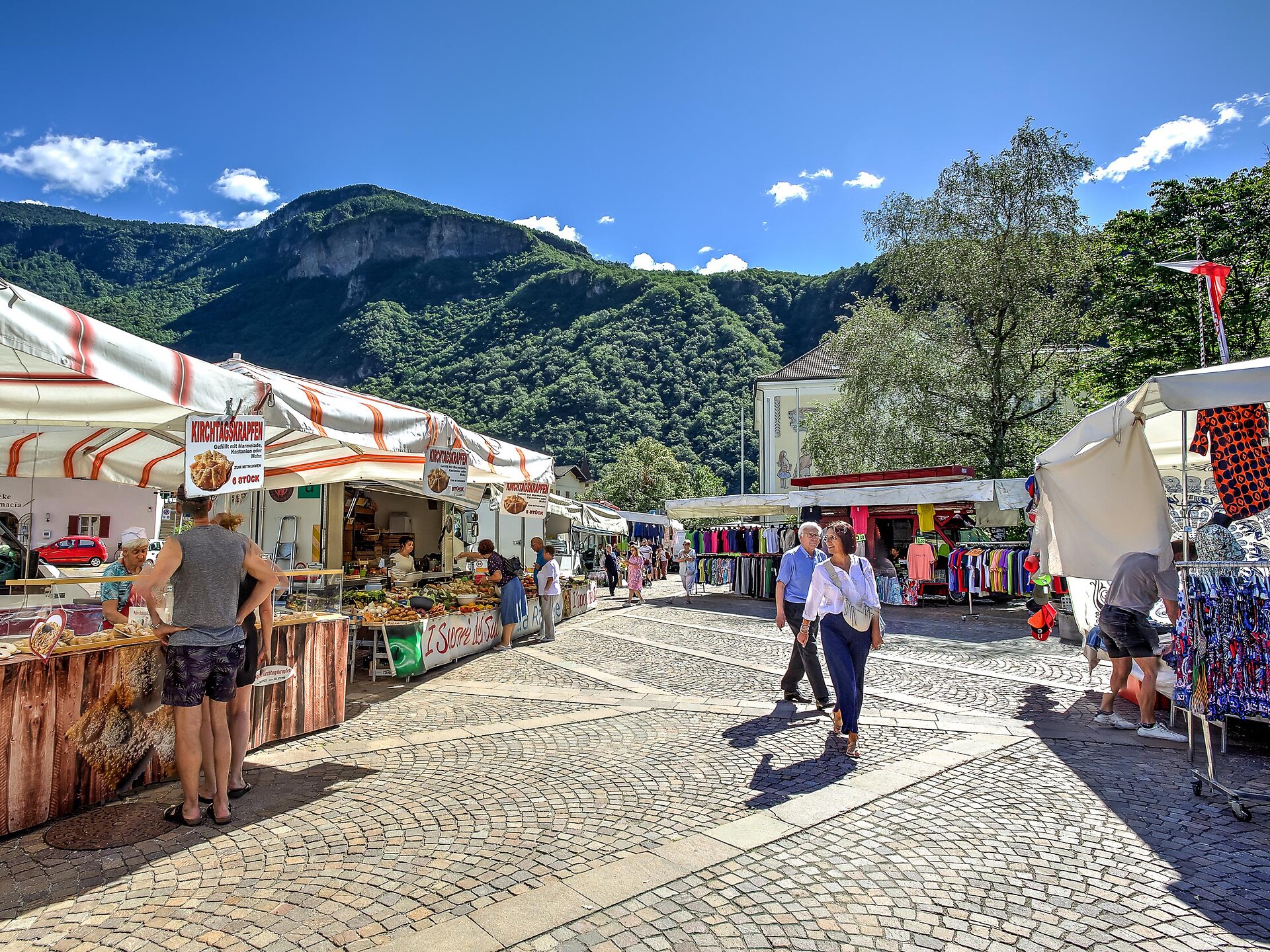 Weekly village market in Terlan Terlan/Terlano 1 suedtirol.info