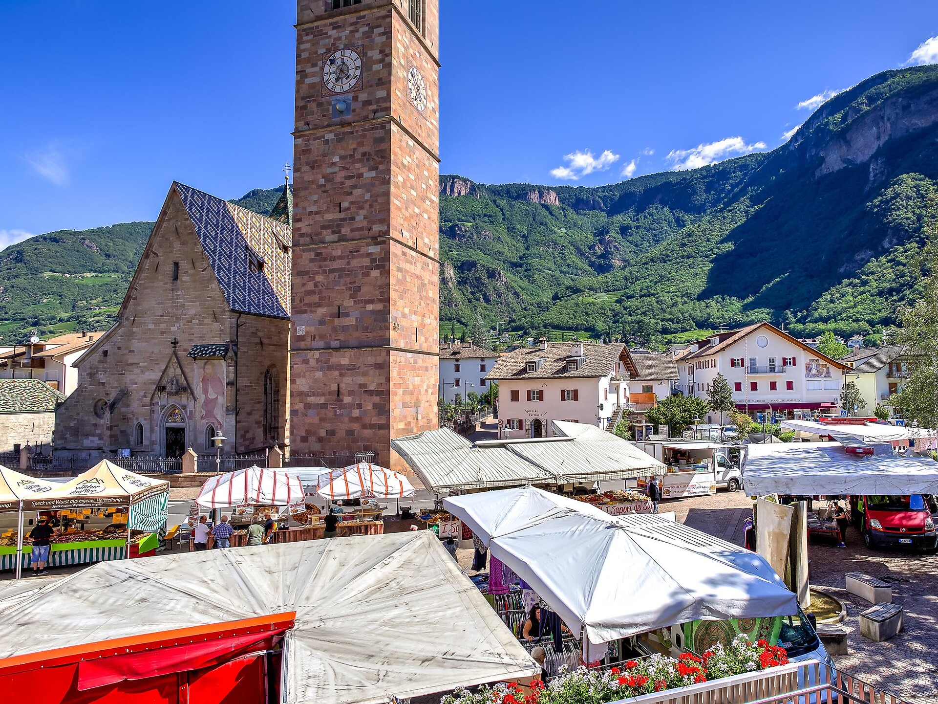 Weekly village market in Terlan Terlan/Terlano 2 suedtirol.info