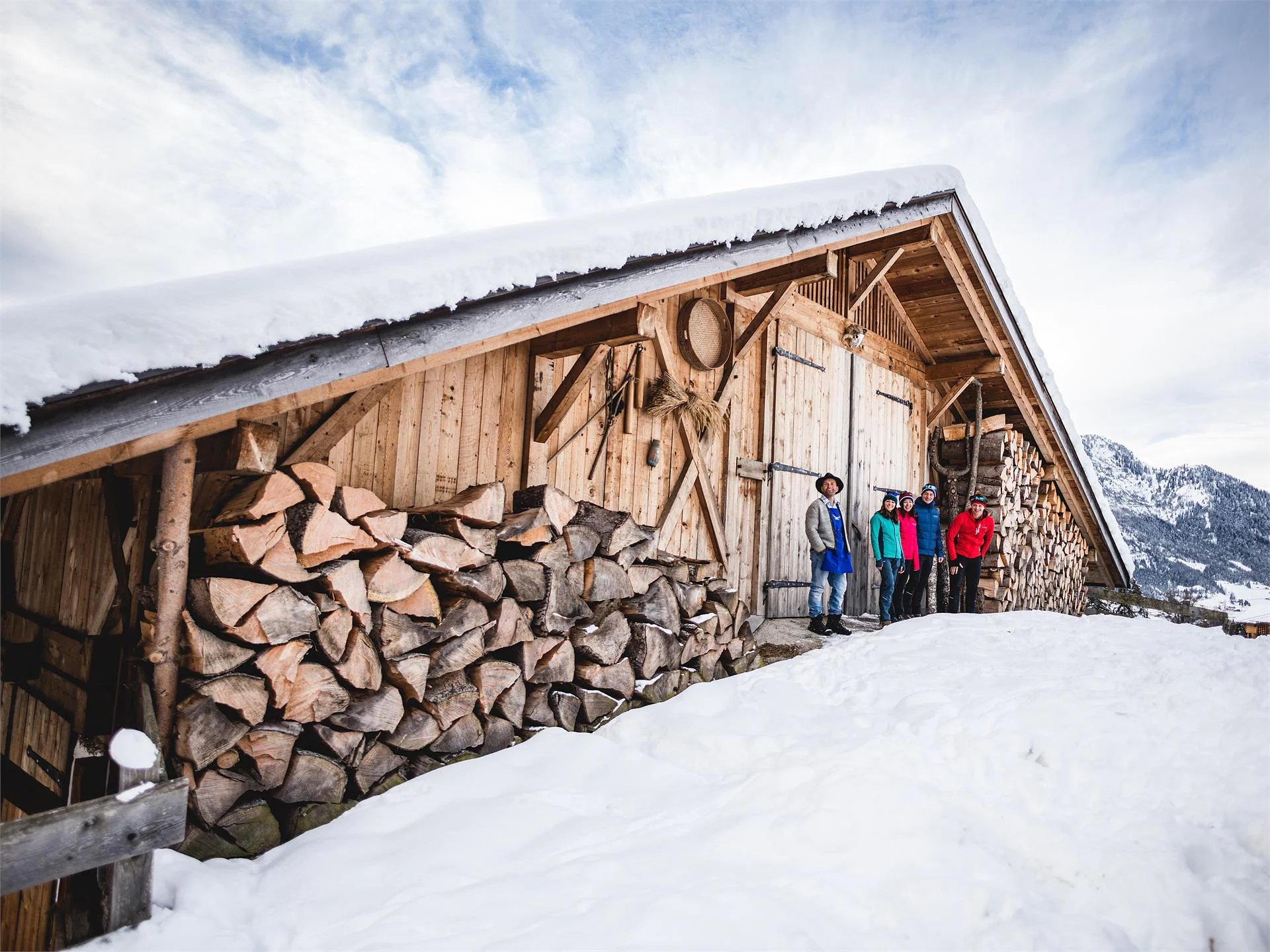 Escursione invernale con visita ad un maso di montagna Ortisei 2 suedtirol.info