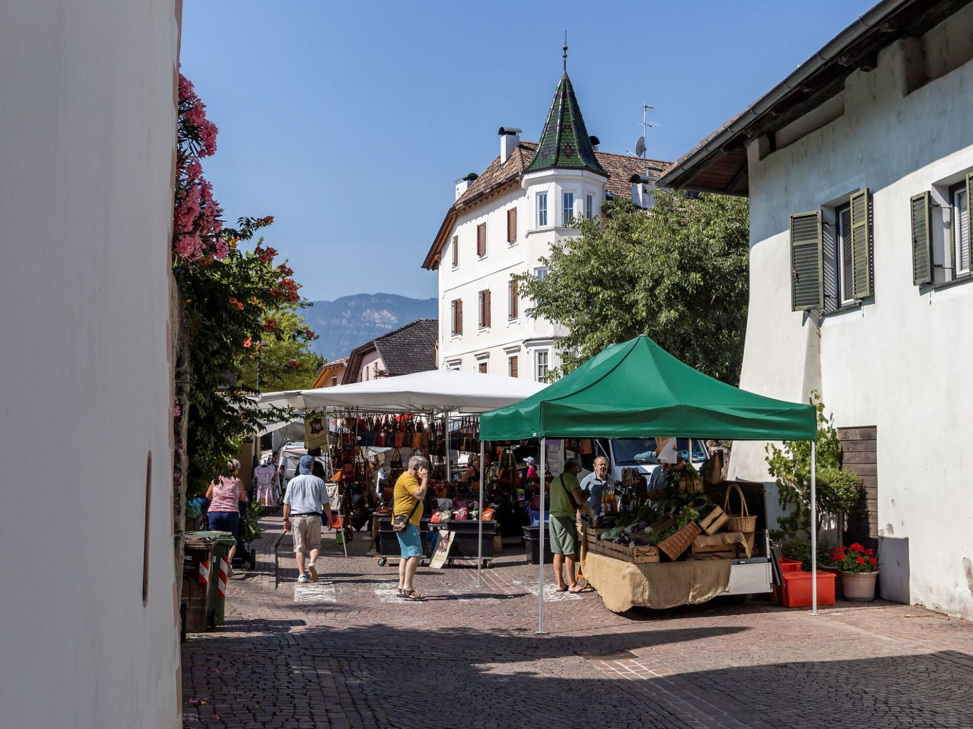 Mercato settimanale e agricolo a Cornaiano - Strada del Vino - #1 - suedtirol.info