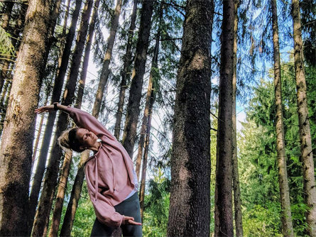 Yoga nel bosco: benessere di corpo e mente nella natura Selva 1 suedtirol.info