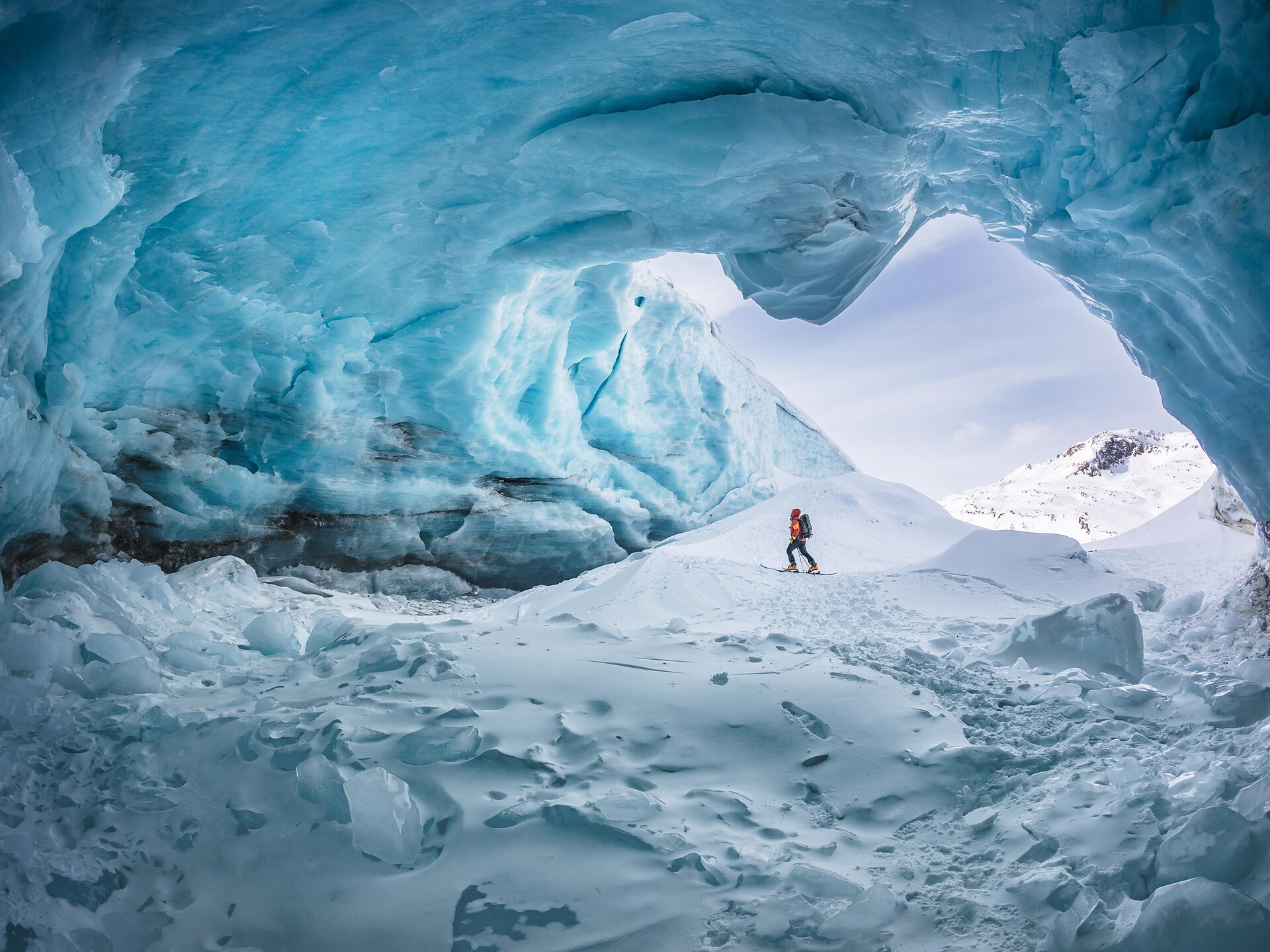 Discover the Schnalstal Glacier World on snow shoes - Vinschgau/Val Venosta - #1 - suedtirol.info