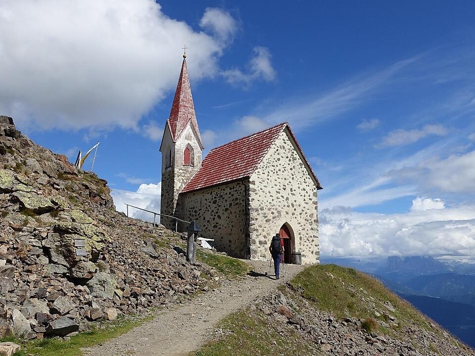 Hiking tour: From Sarntal Valley to the Latzfonser Kreuz - Meran/Merano and environs - #1 - suedtirol.info