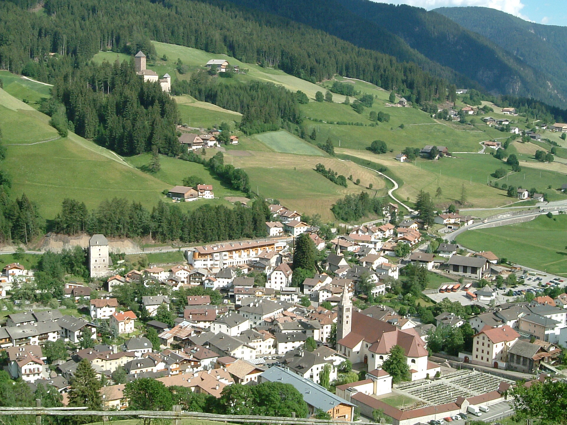 weekly market in Sarnthein Sarntal/Sarentino 1 suedtirol.info