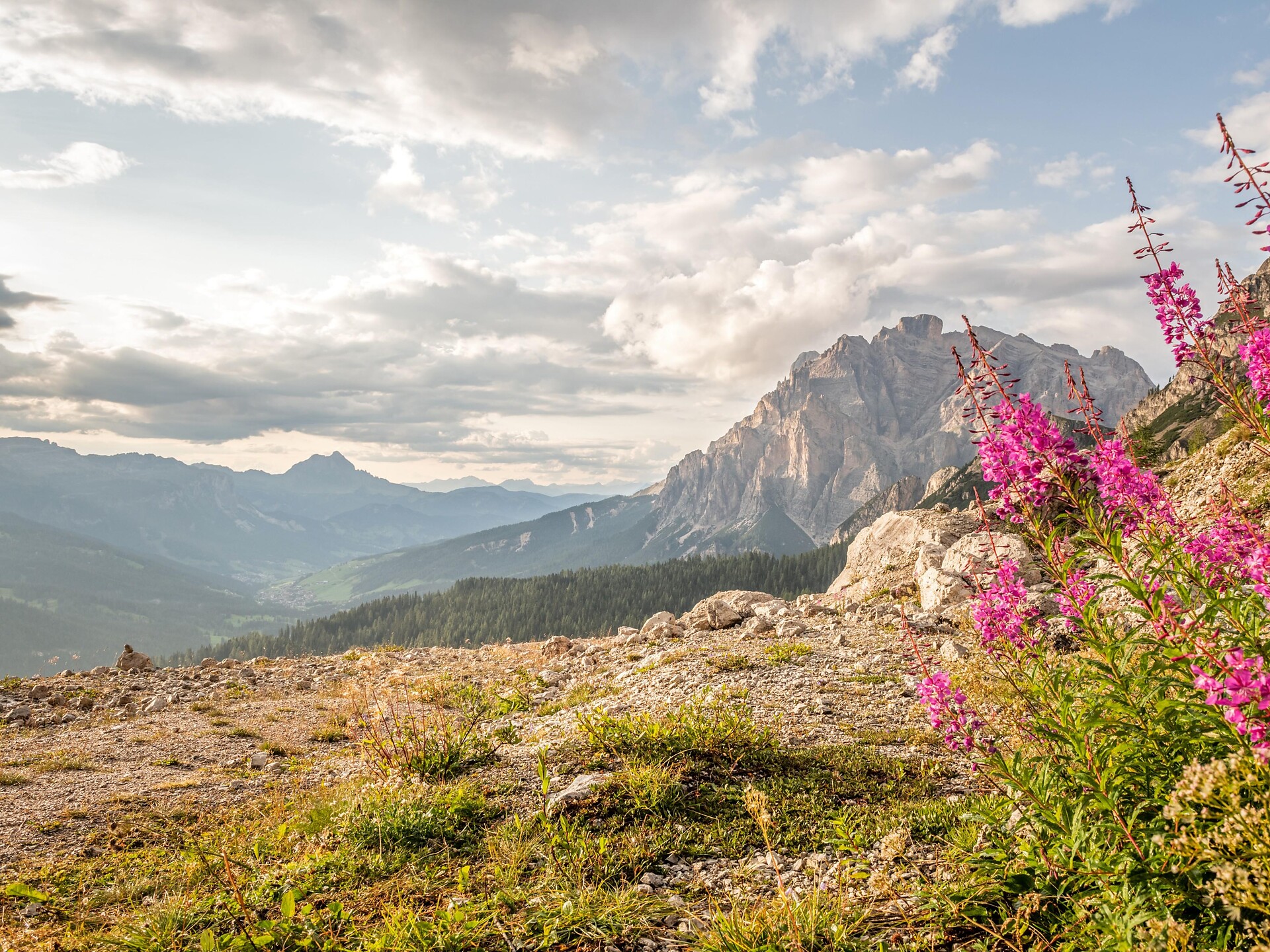 Wanderung auf den Gipfel Piza Salares, wo die Ruhe herrscht - Dolomitenregion Alta Badia - #1 - suedtirol.info