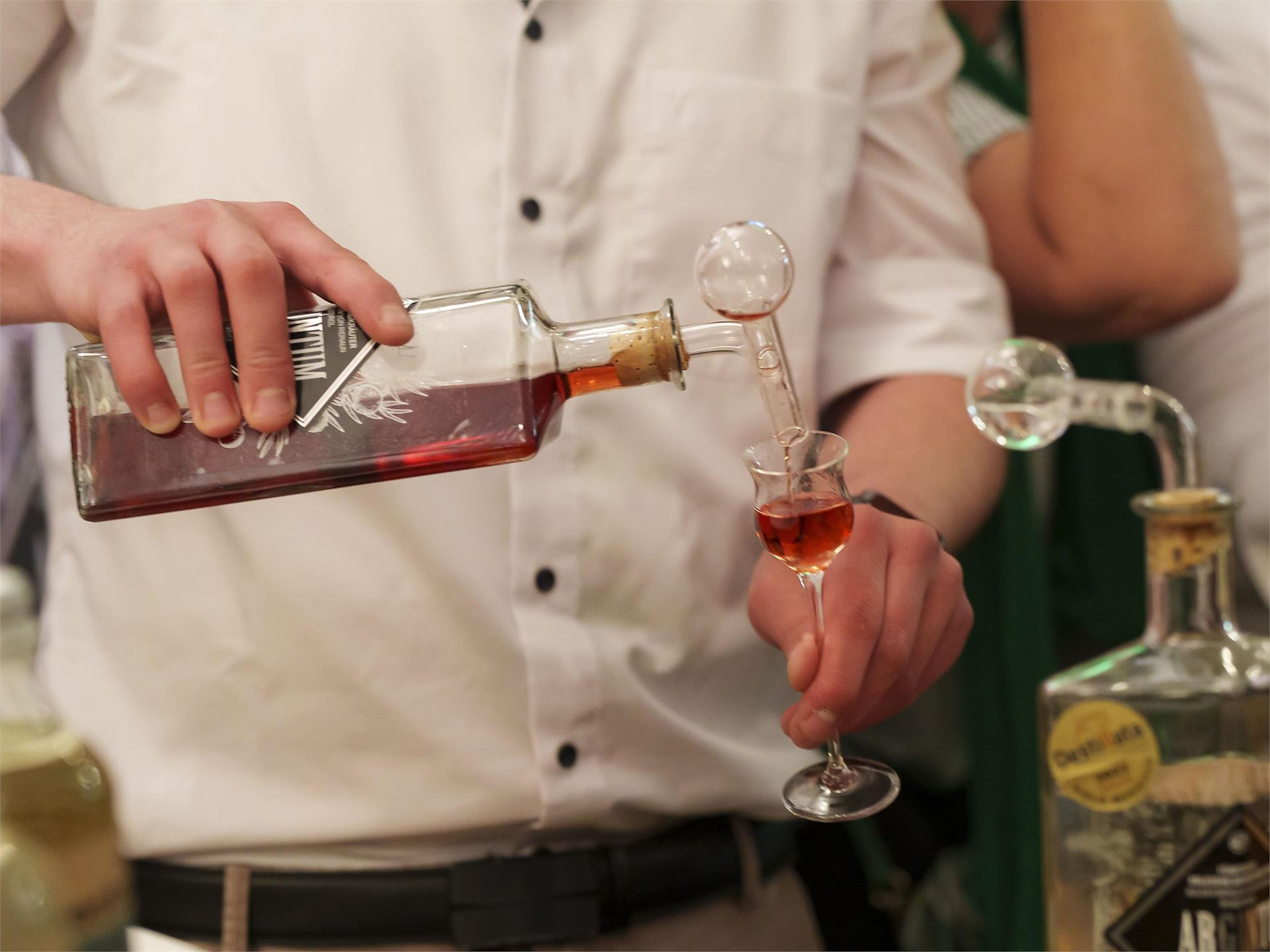 Wine & distillate degustation at "Delikatessen Pföstl" - Meran/Merano and environs - #3 - suedtirol.info