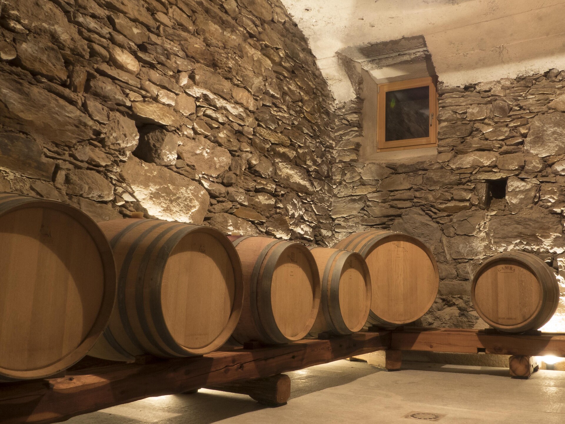 Weinkellerführung im Bio-Weingut Gruberhof Marling 3 suedtirol.info