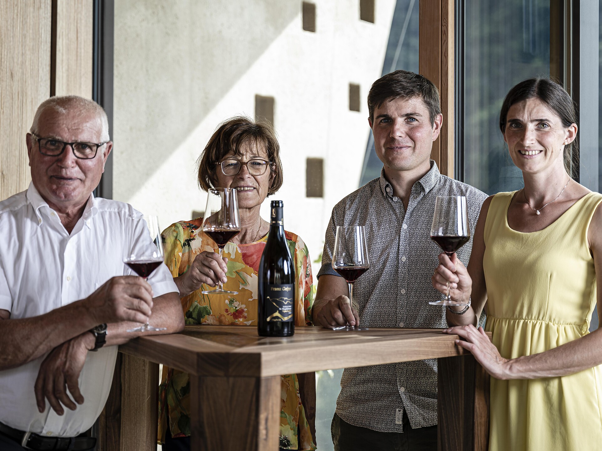 Weinverkostung im Weingut Franz Gojer Karneid 2 suedtirol.info